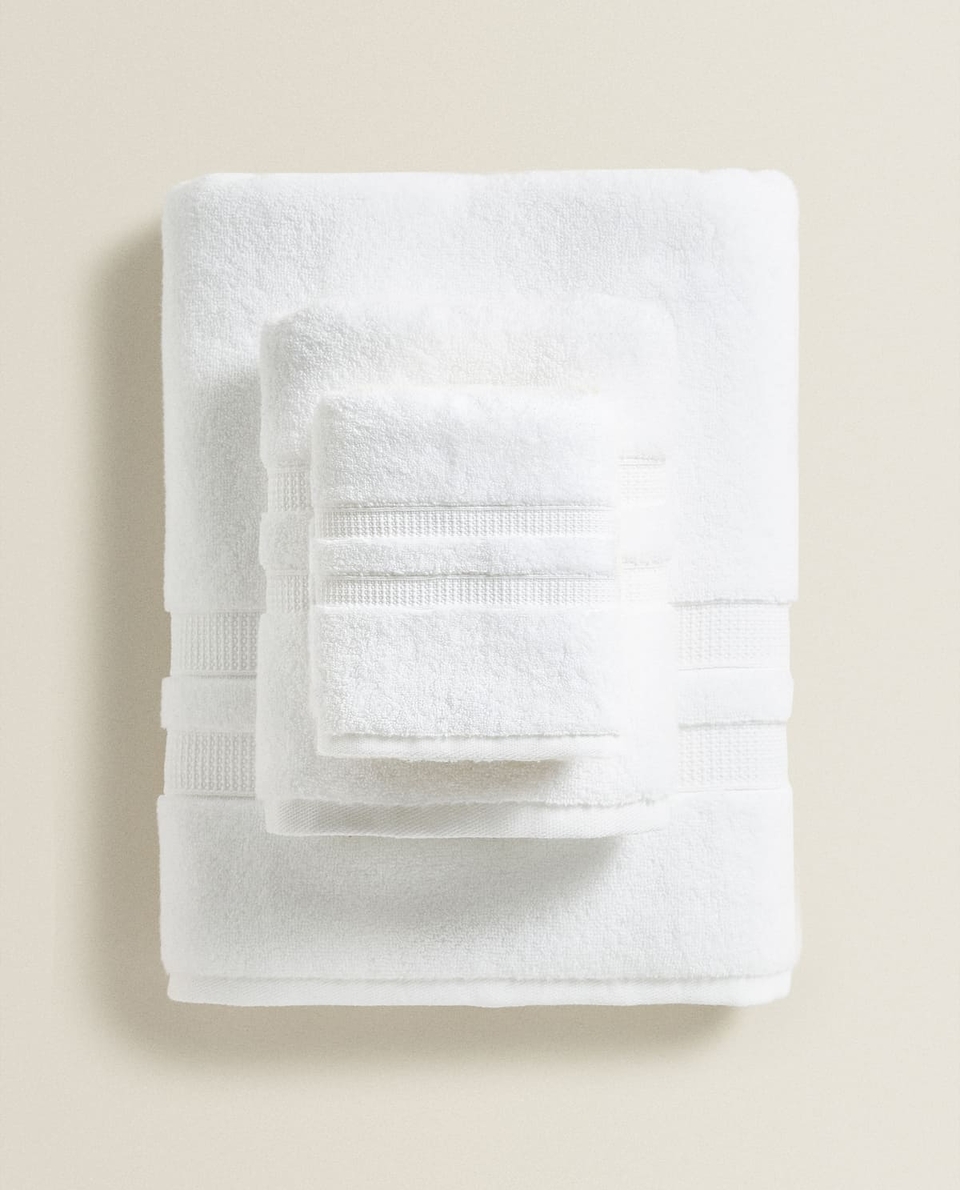 EXTRA SOFT TOWEL WITH DOUBLE BORDER