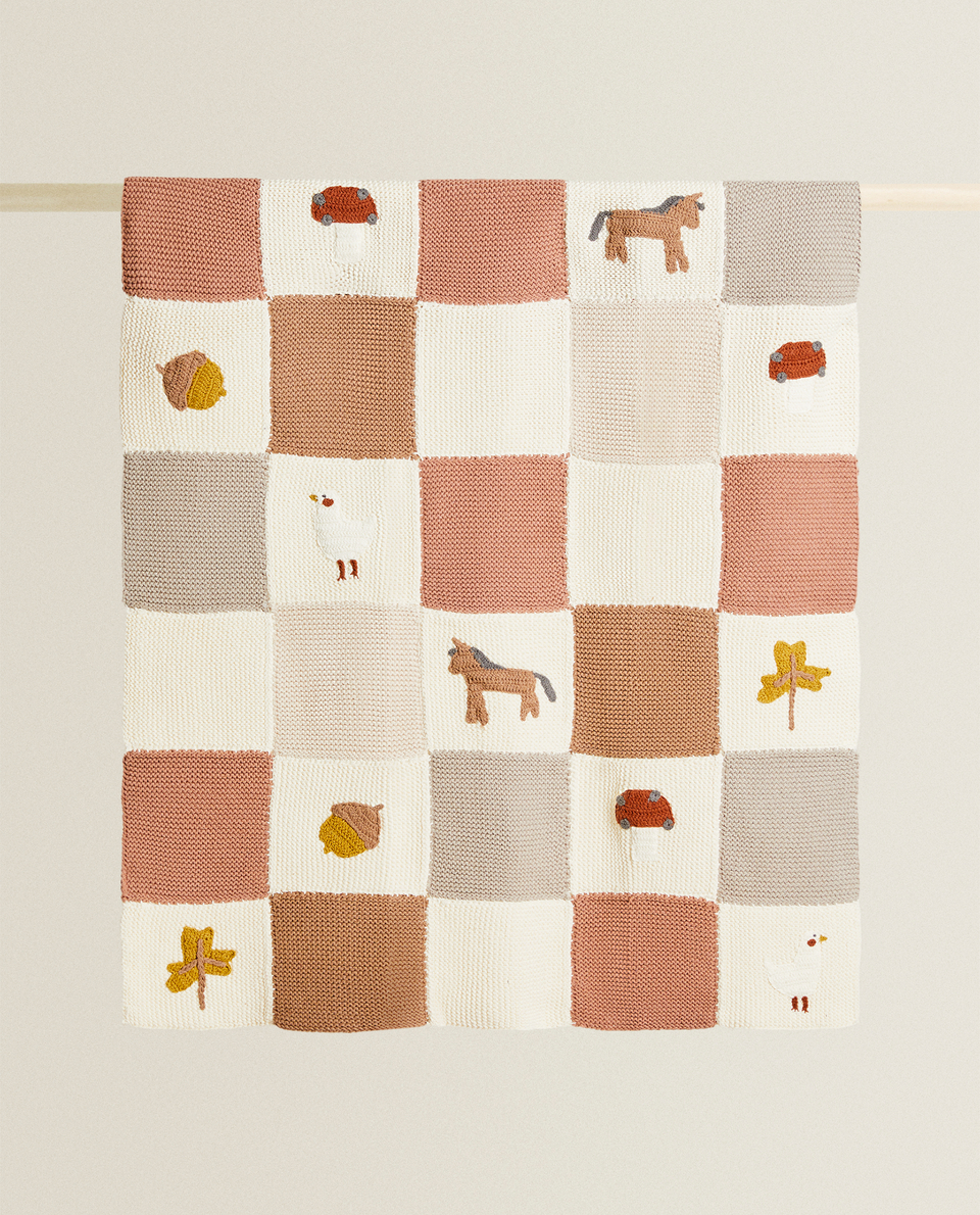 CHECKED CROCHET BLANKET WITH ANIMALS