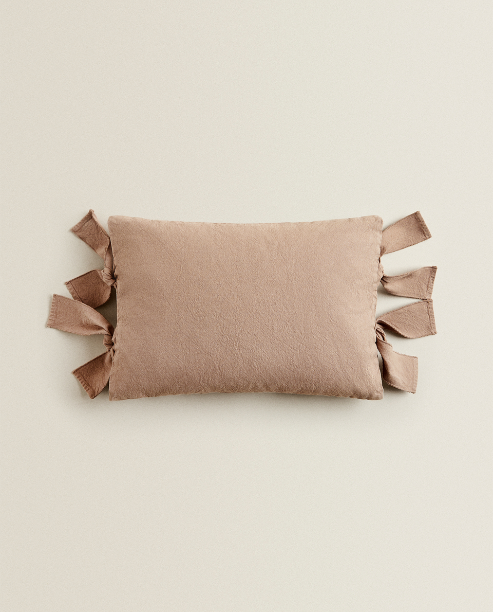 CANVAS THROW PILLOW COVER WITH BOWS