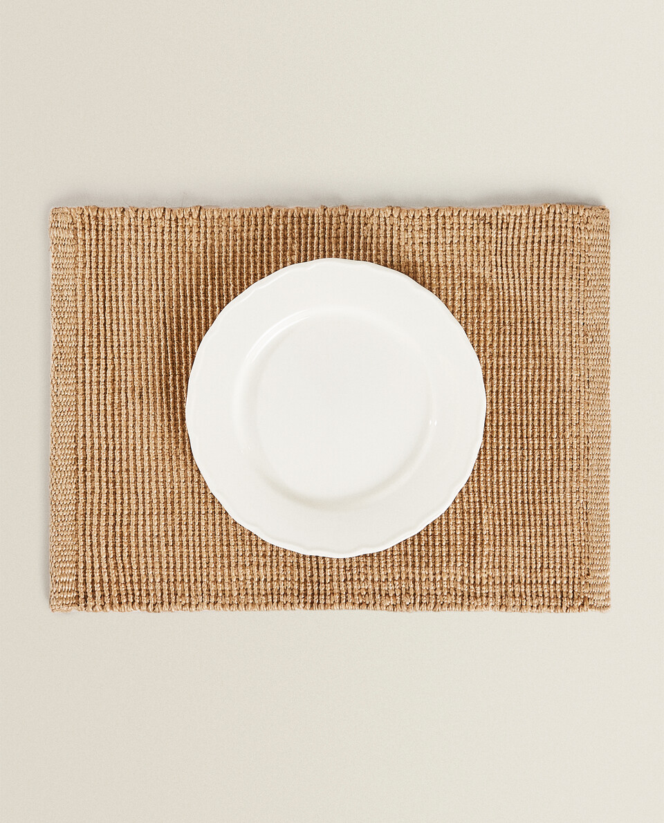 WOVEN PLACEMAT