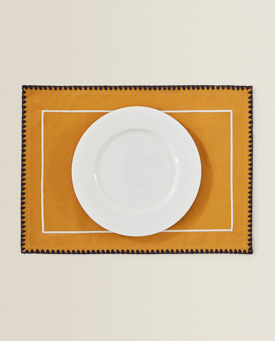 EMBROIDERED COTTON PLACEMAT