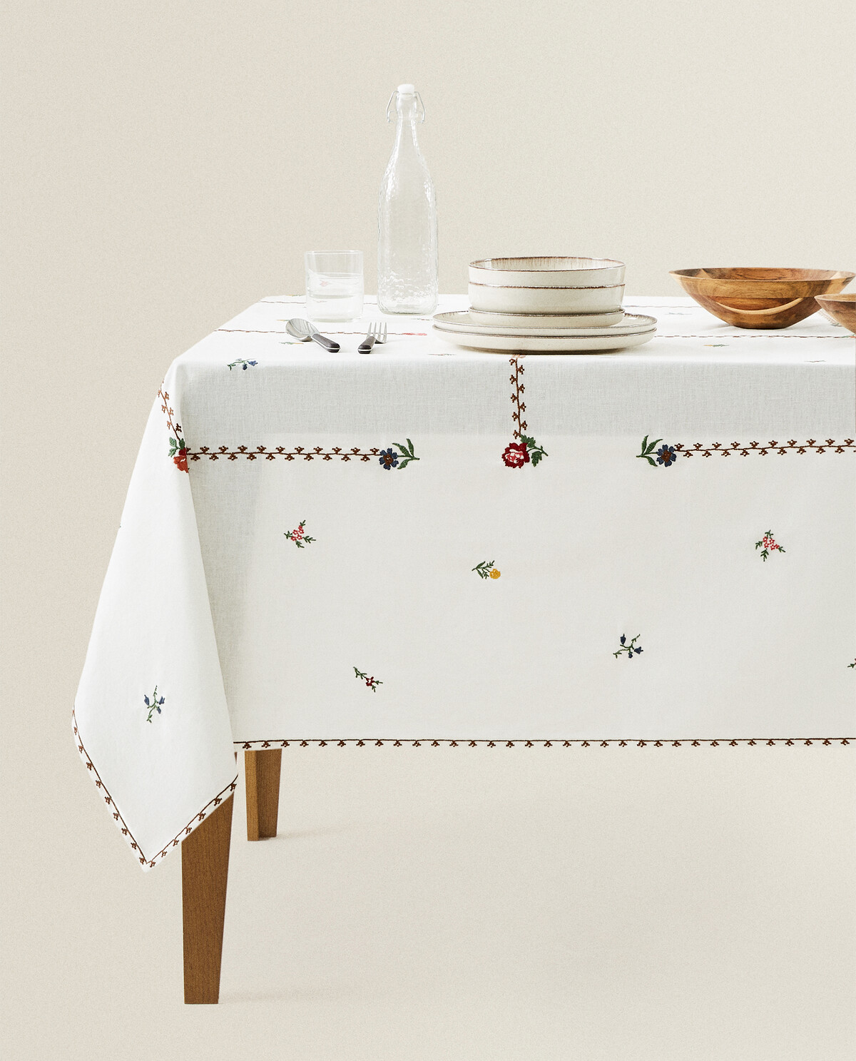 NAPPE LIN BRODERIE