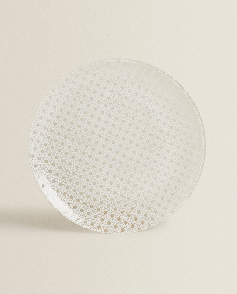GLASS SERVICE PLATE WITH RATTAN DESIGN