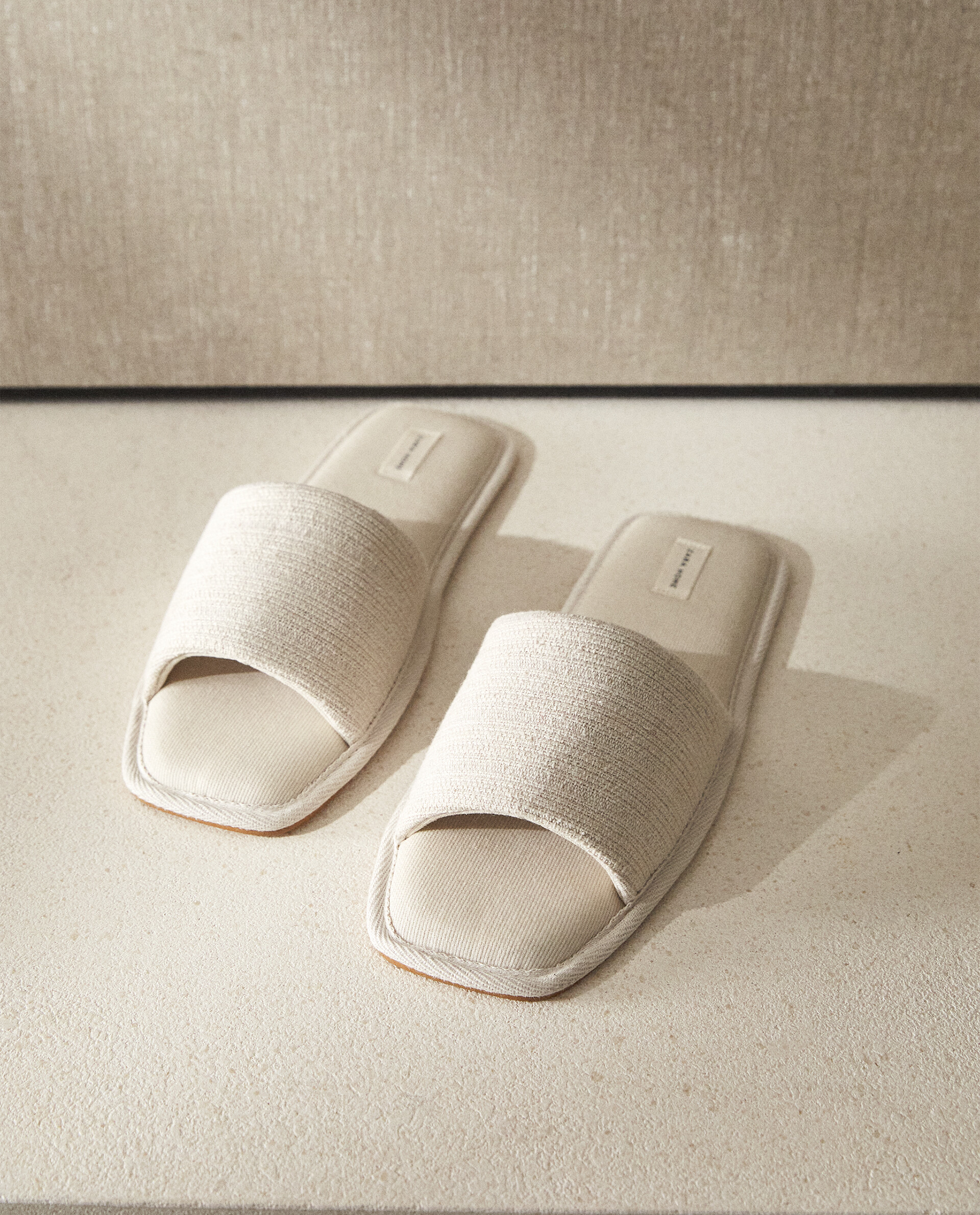 Slider chappals 2025