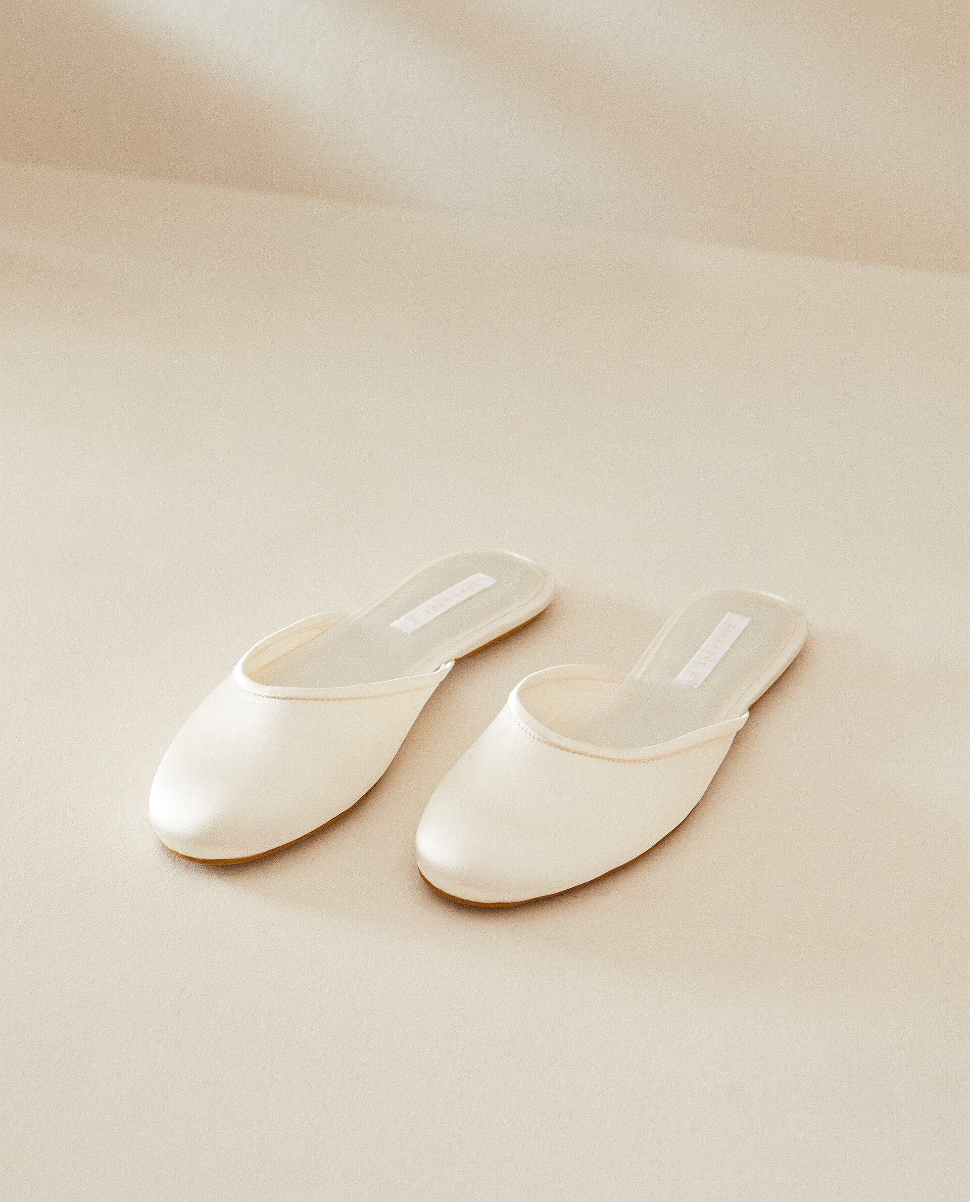 Zara white cheap slippers