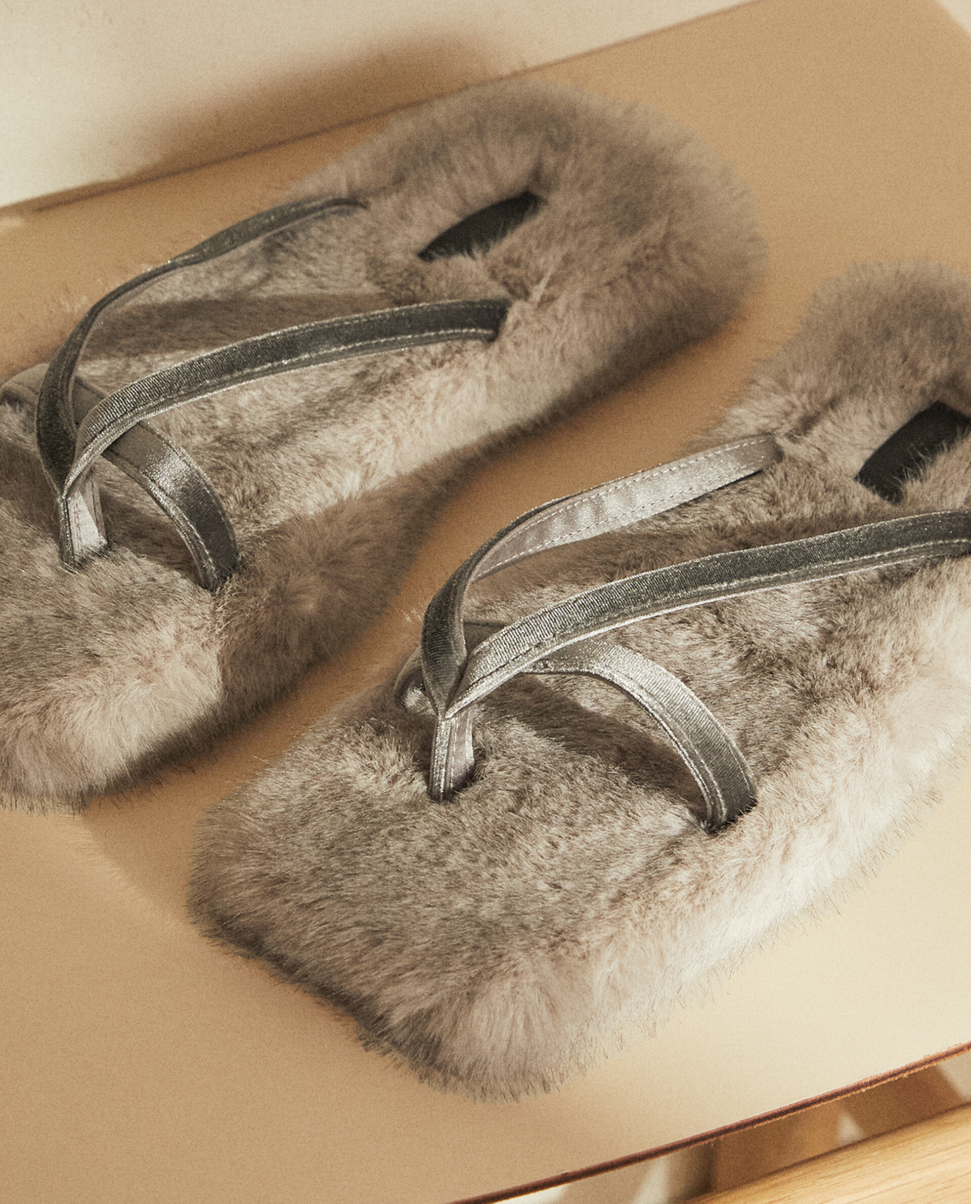 Faux fur sandal slippers store