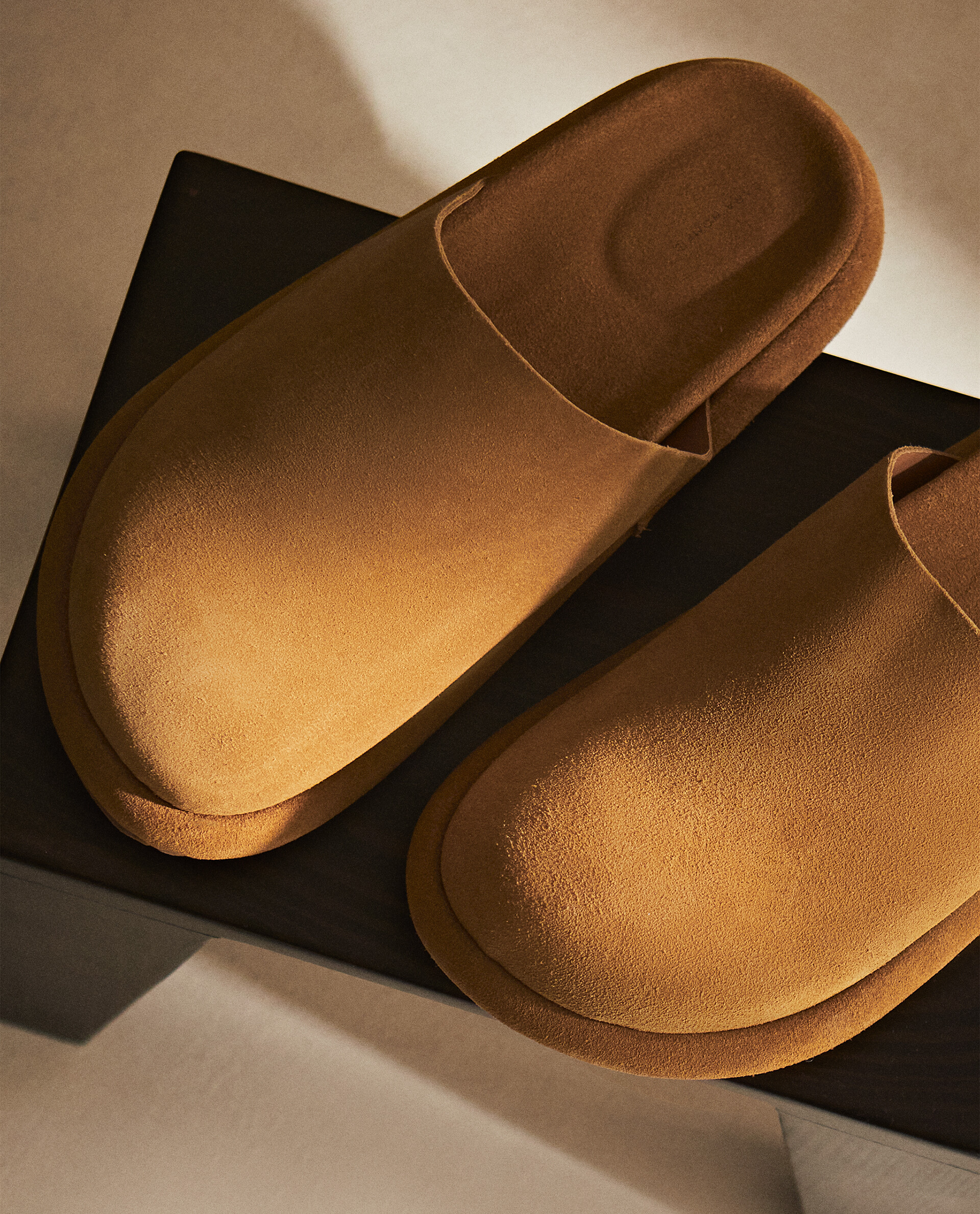 Womens leather top mule slippers