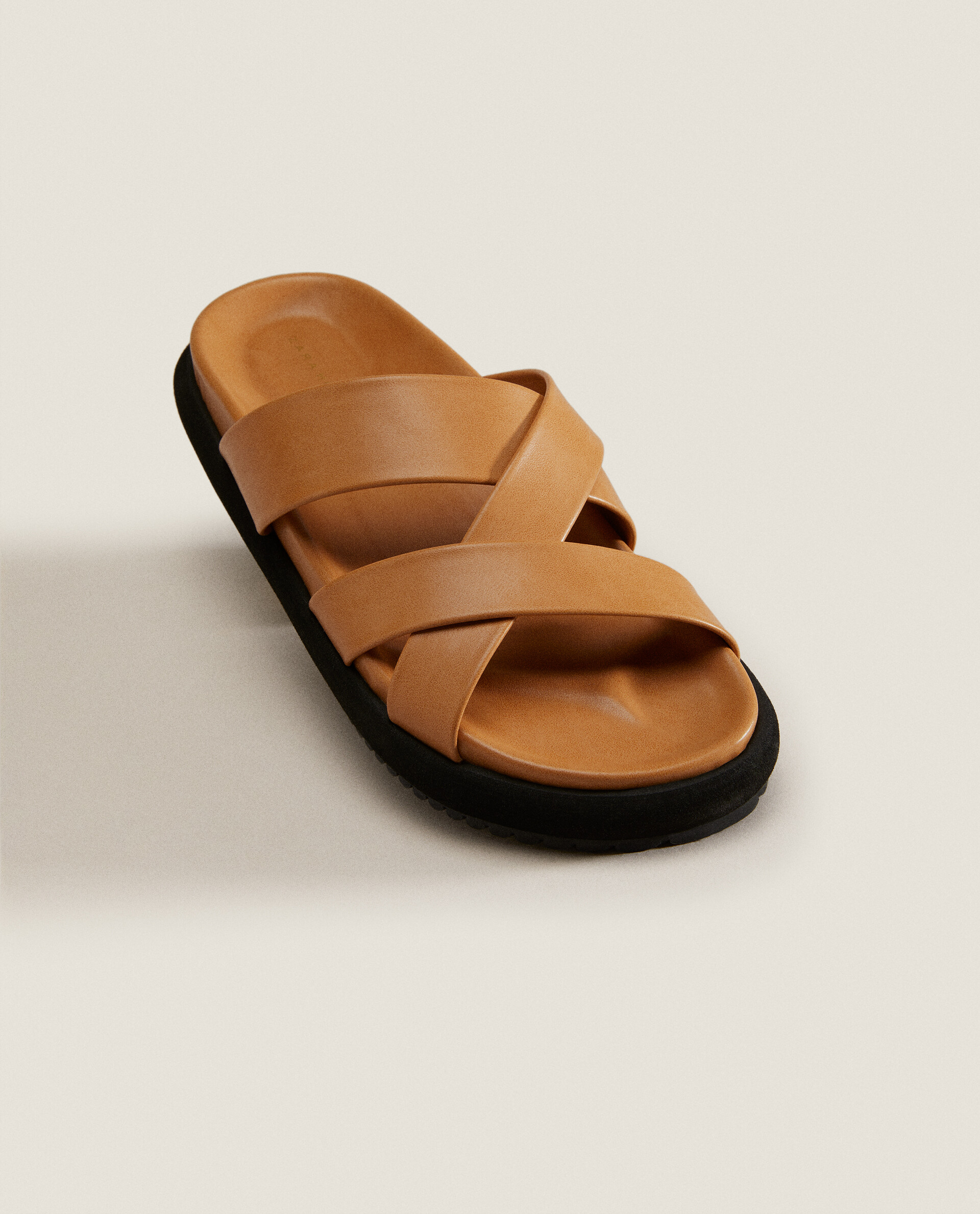 Crossover deals strap sandals