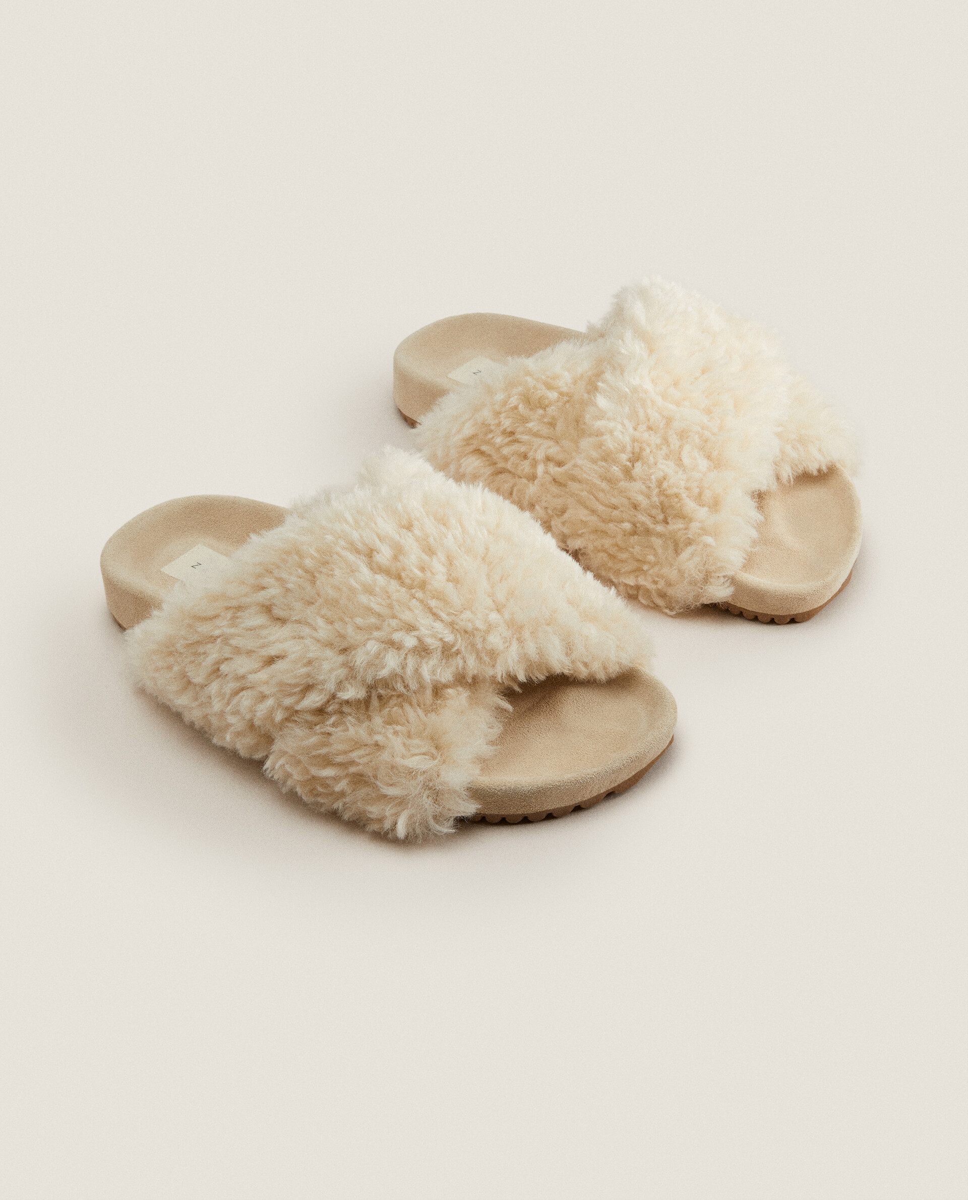 Faux fur crossover sandals Zara Home Switzerland
