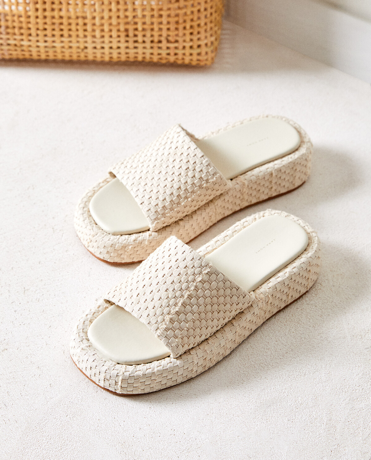 Sandali con 2025 zeppa zara