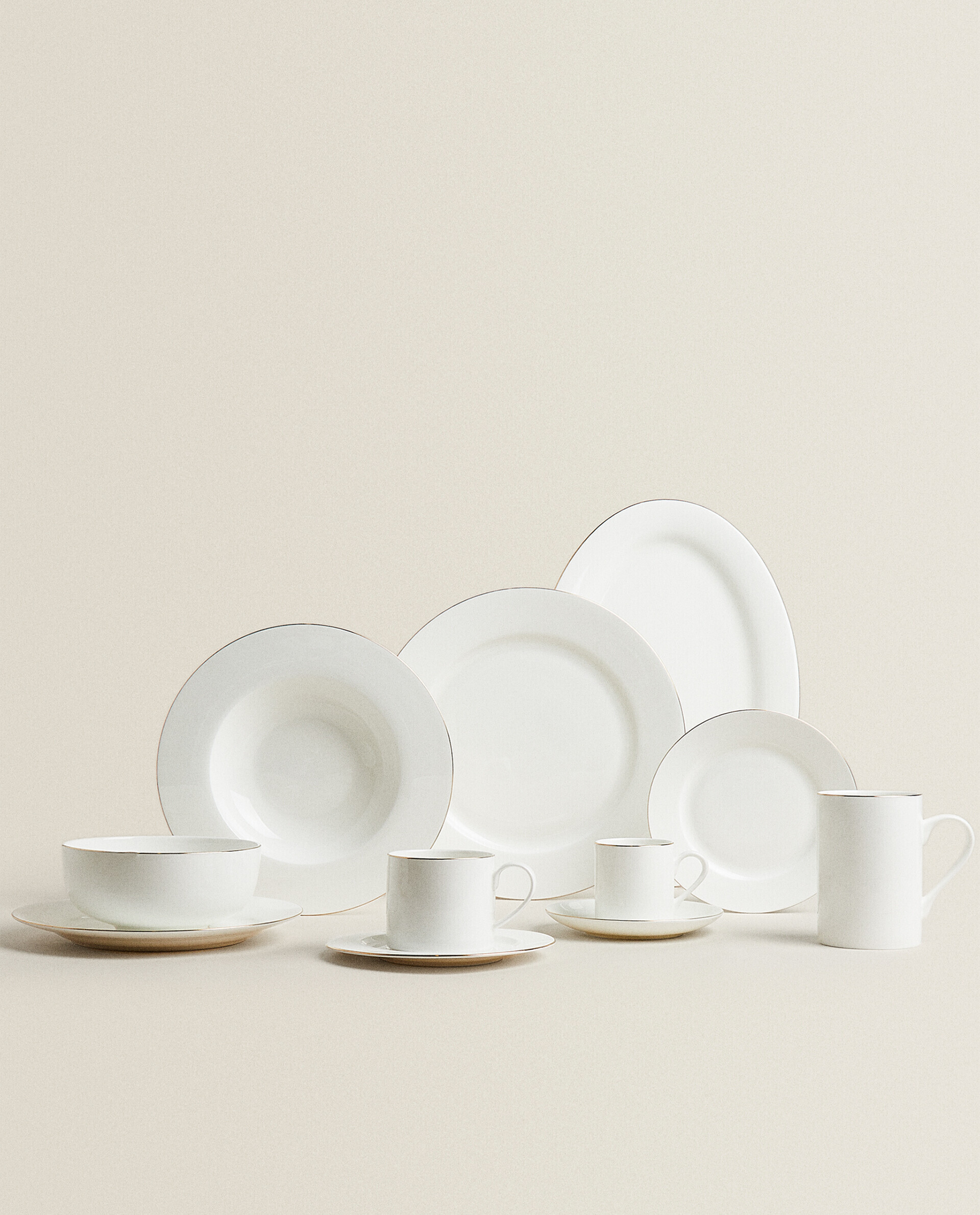 VAJILLA BONECHINA FILO DORADO Vajilla completa VAJILLA