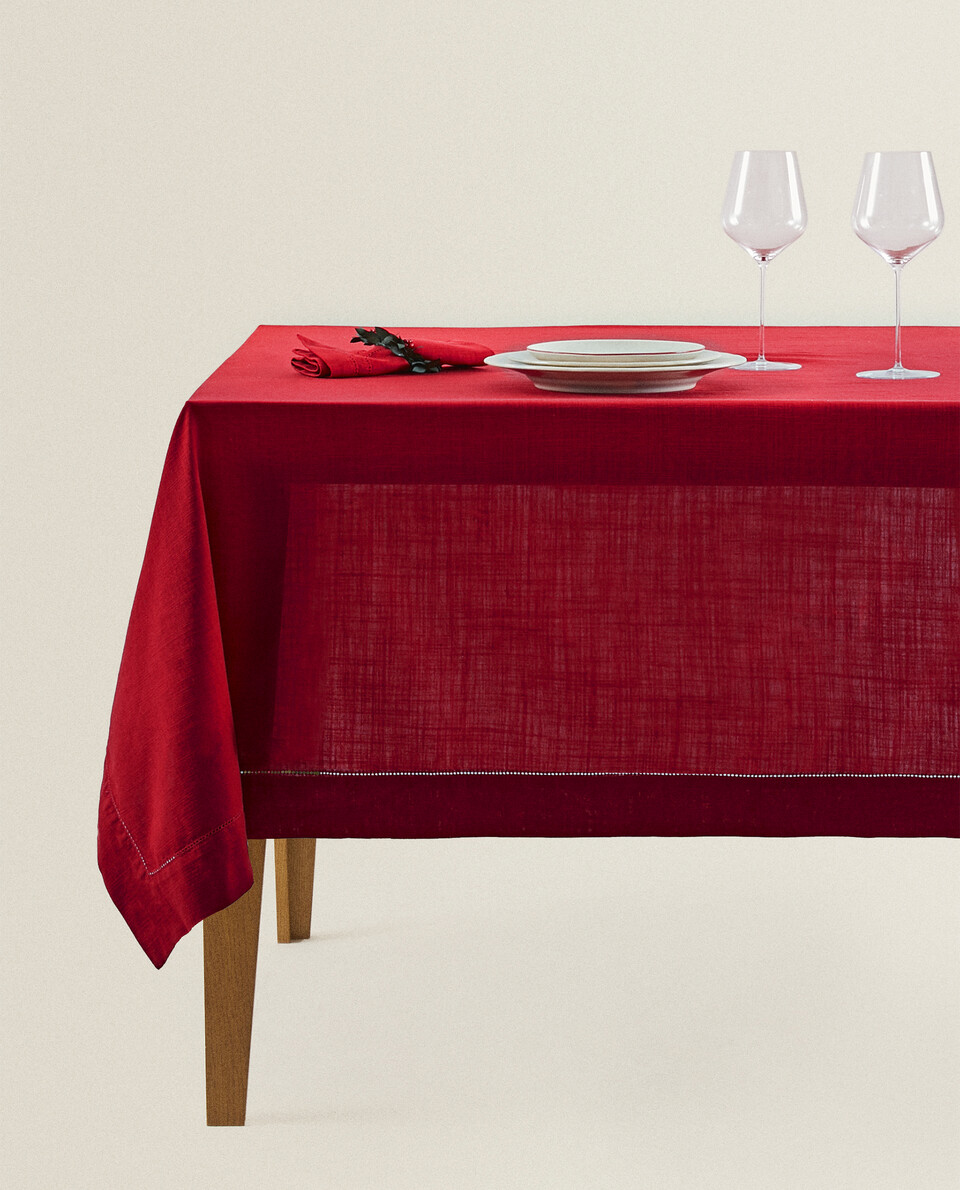 HEMSTITCHED CHRISTMAS TABLECLOTH