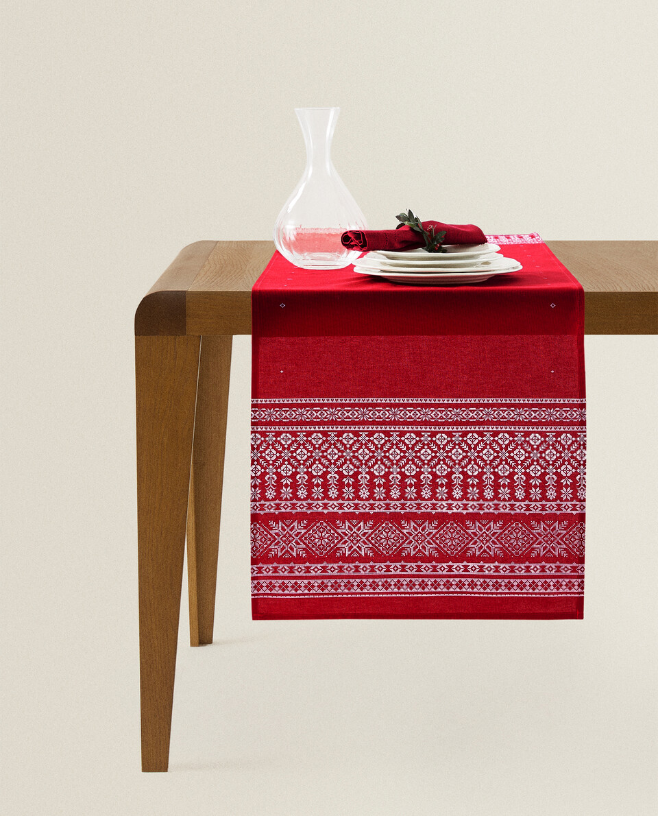 COTTON TABLE RUNNER WITH CHRISTMAS BORDER