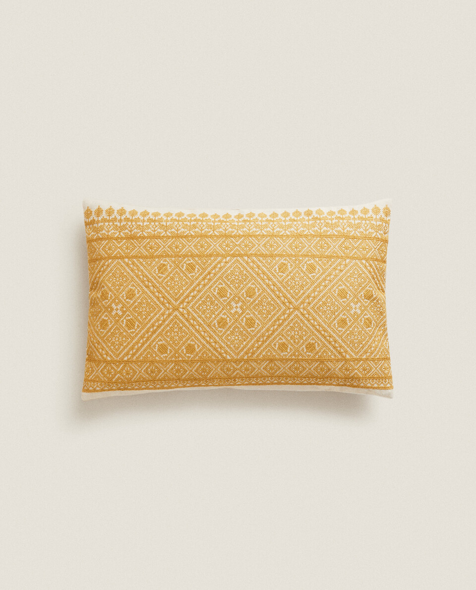 GEOMETRIC CUSHION COVER
