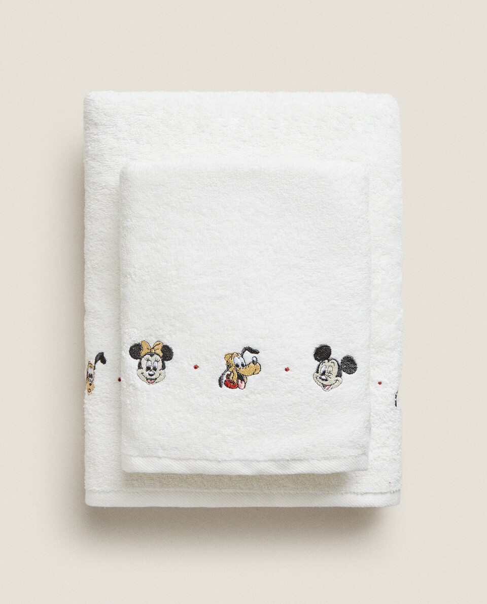 MICKEY © DISNEY EMBROIDERED TOWEL