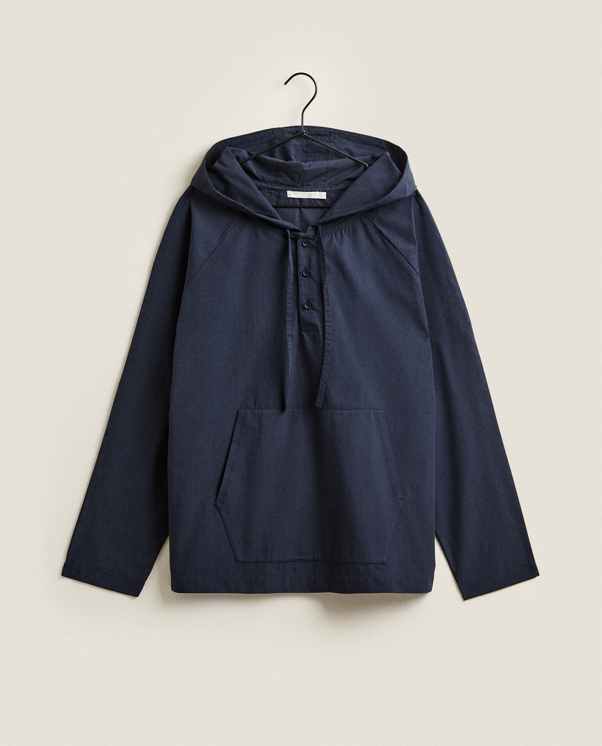 Chemise à best sale capuche homme zara