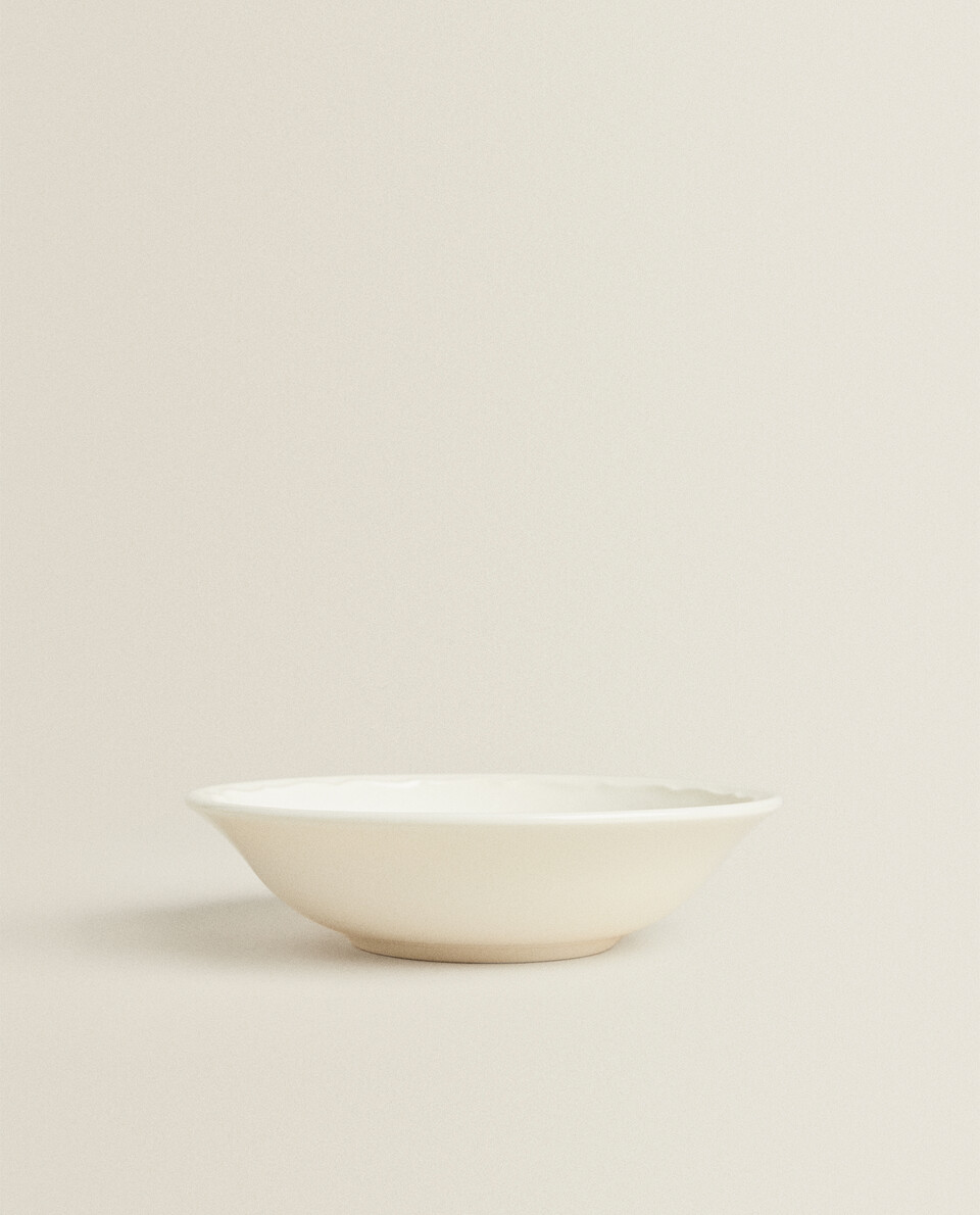 凸紋邊緣設計陶製碗