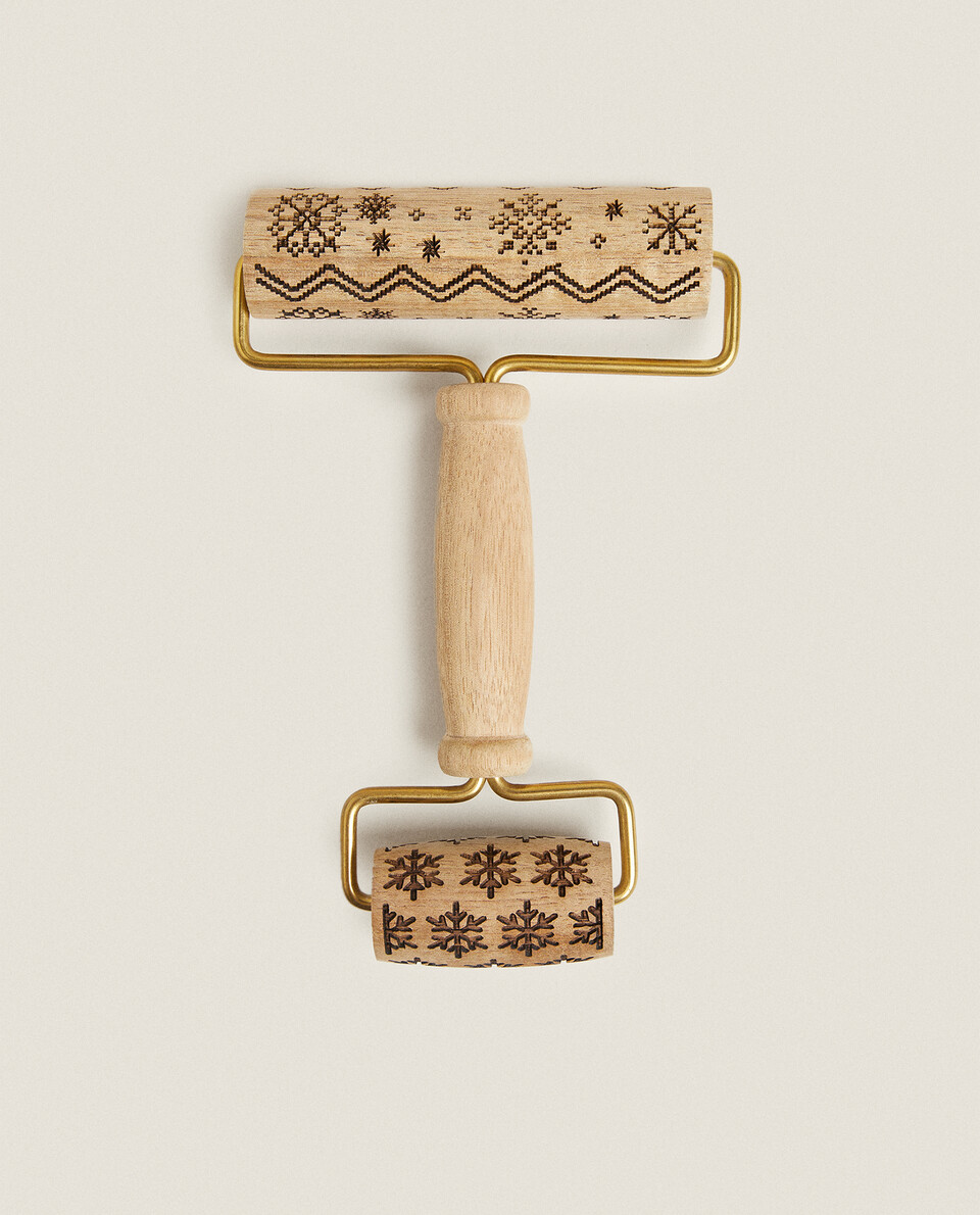 ACACIA ROLLING PIN WITH RAISED DOUBLE CHRISTMAS DESIGN