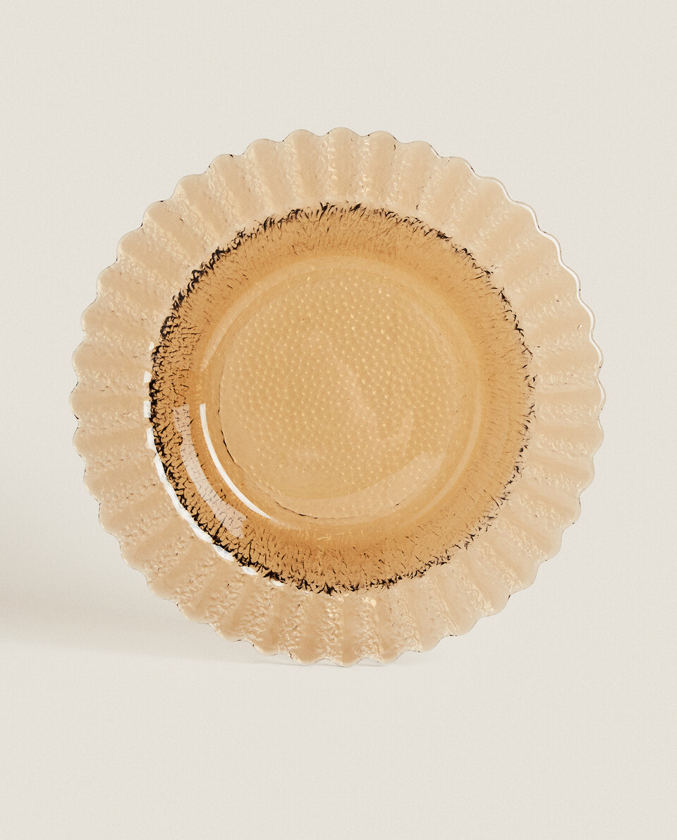 SCALLOPED GLASS SERVING DISH