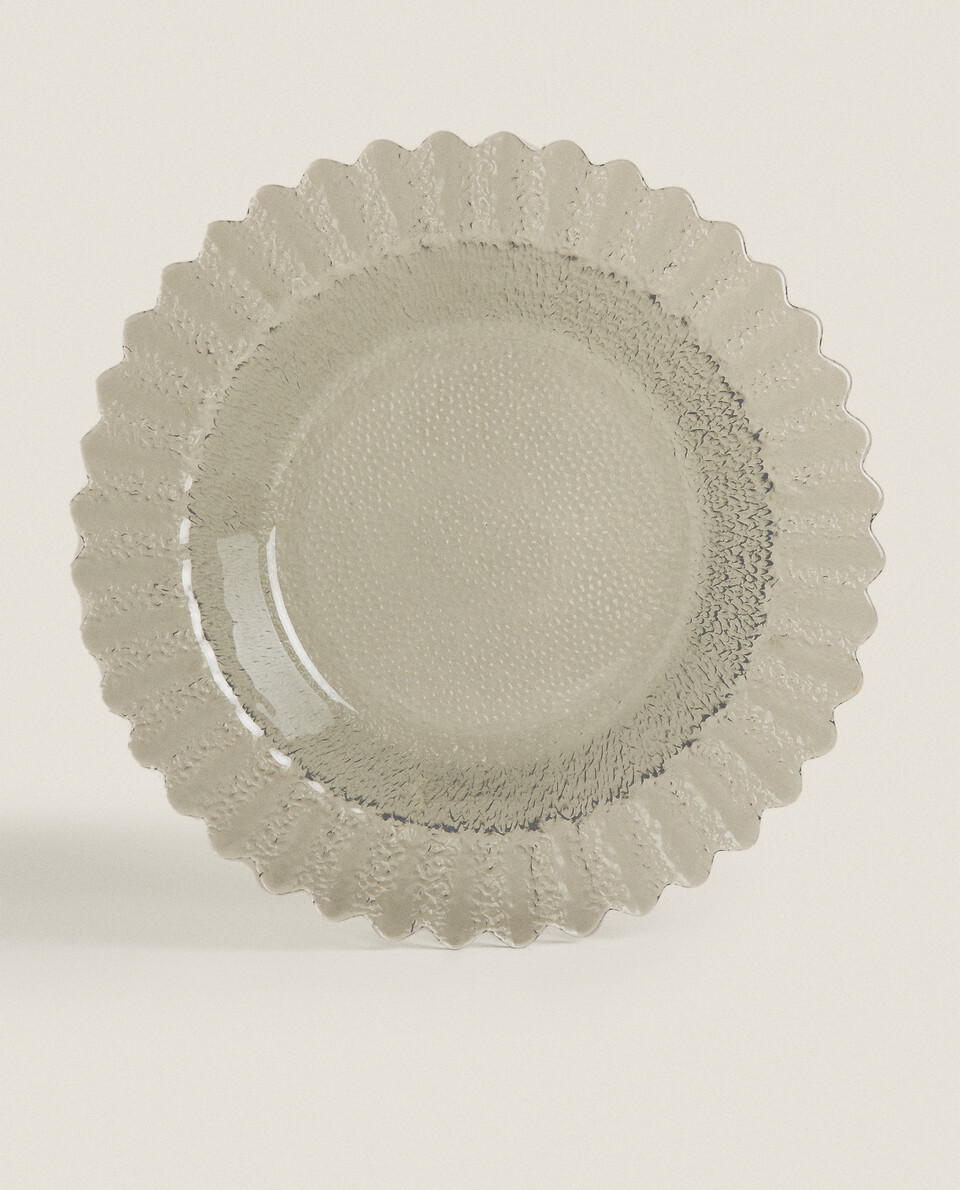 LARGE SCALLOPED GLASS SERVING DISH