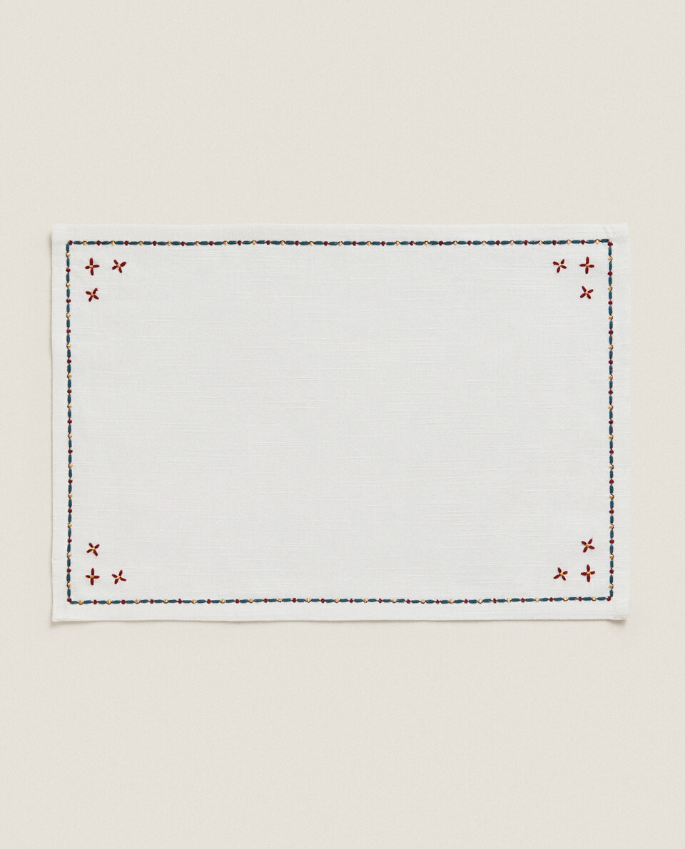 CHILDREN’S EMBROIDERED COTTON PLACEMAT WITH CHRISTMAS DESIGN