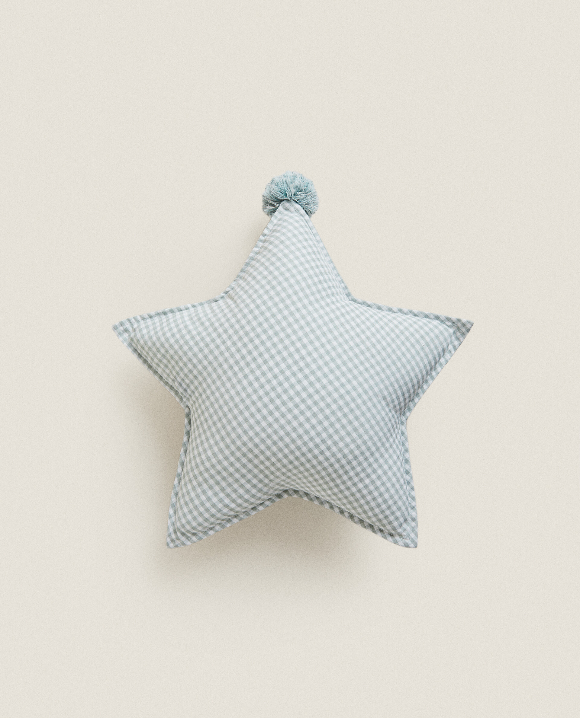 Star 2024 shaped cushion