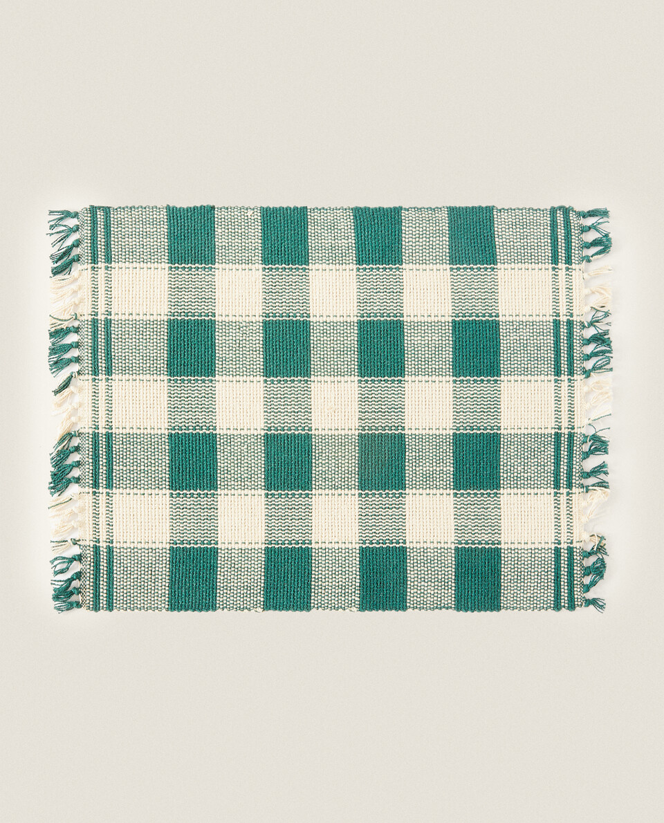 PACK OF CHECK CHRISTMAS PLACEMATS (PACK OF 2)