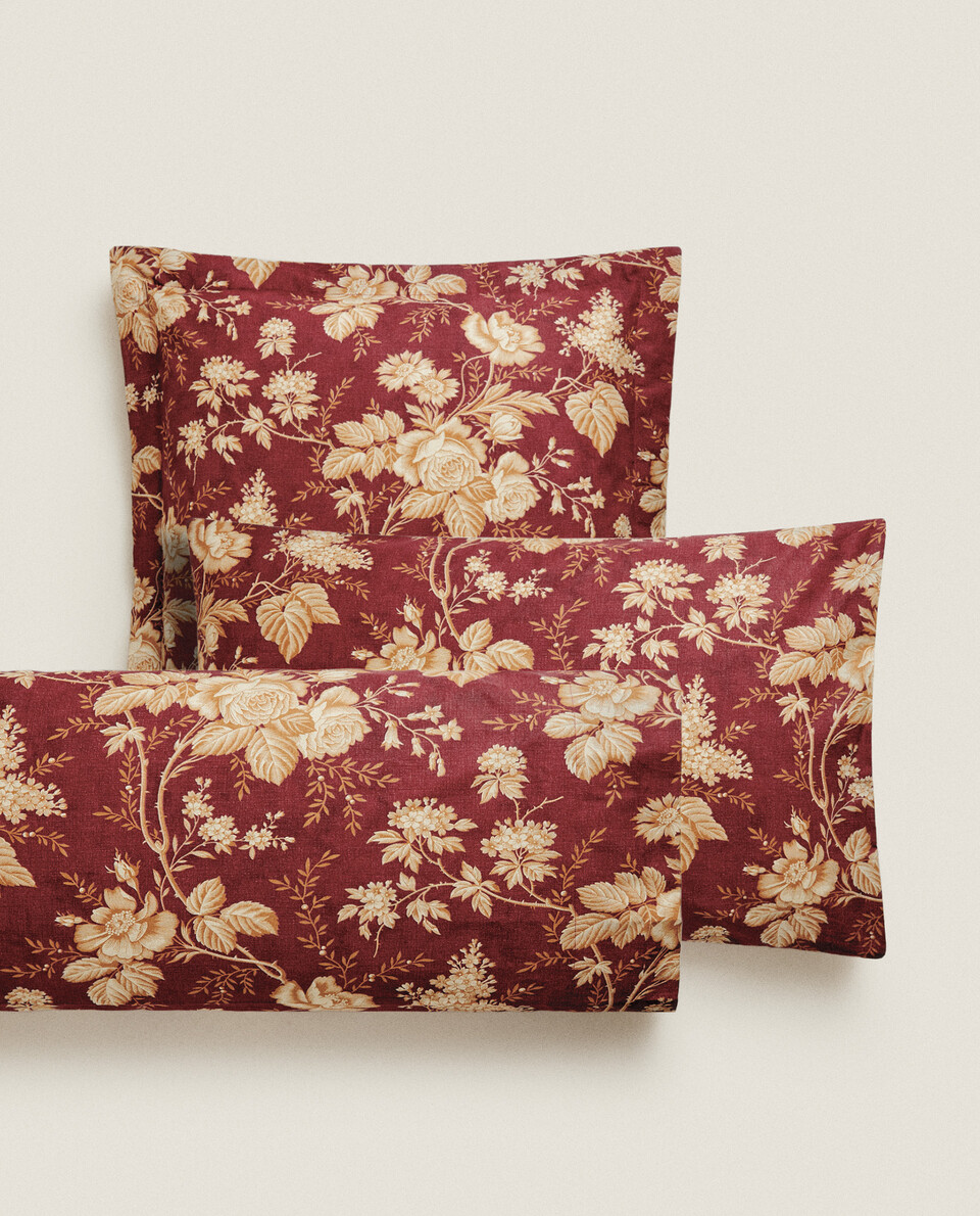 COTTON PILLOWCASE WITH GOLD CHRISTMAS FLOWERS
