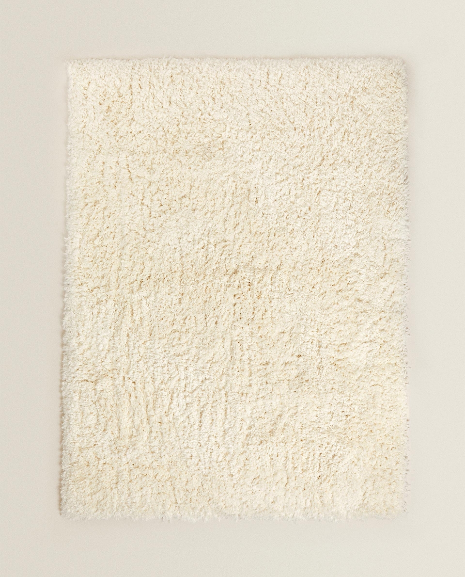 SOFT-TOUCH RUG