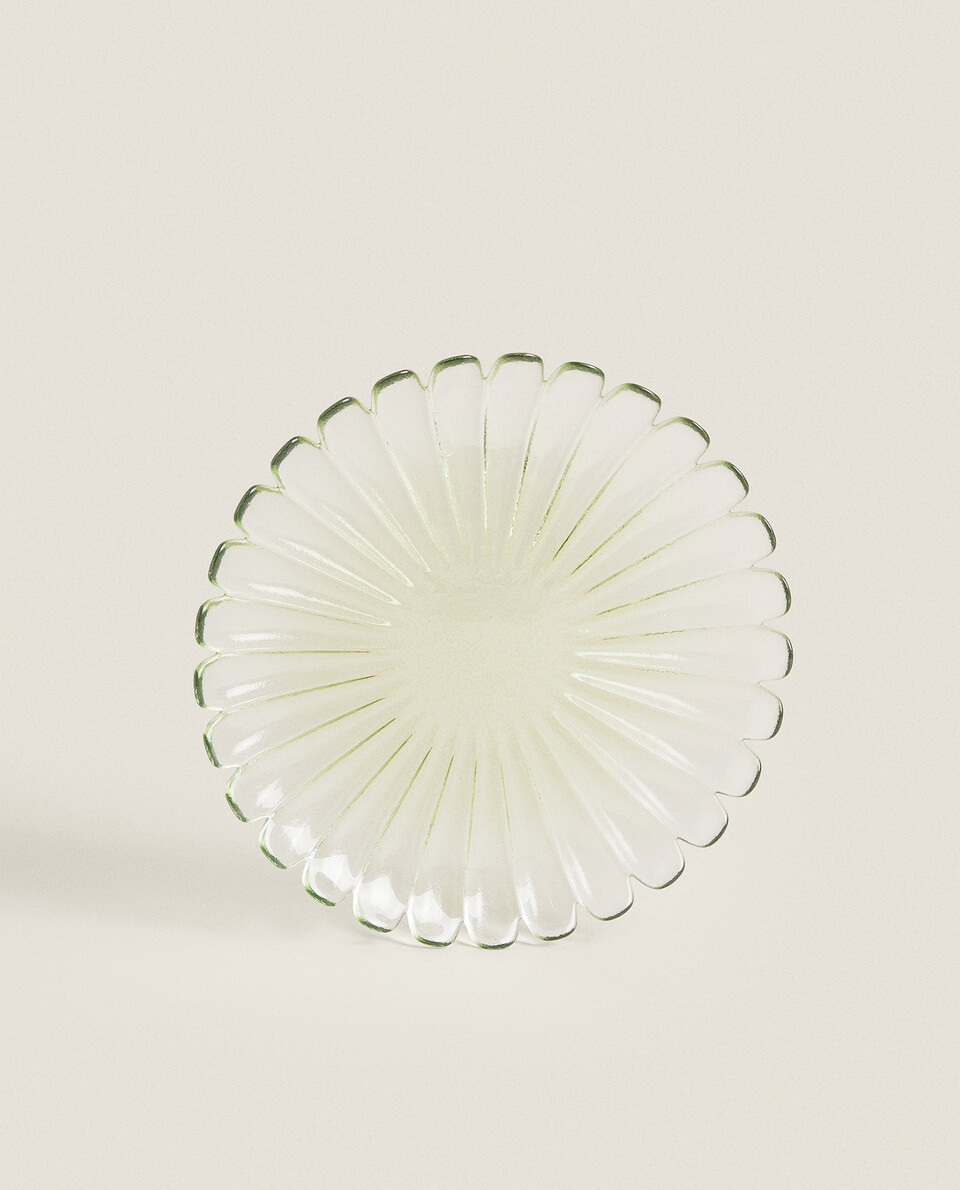 GLASS DESSERT PLATE WITH TEXTURED RELIEF