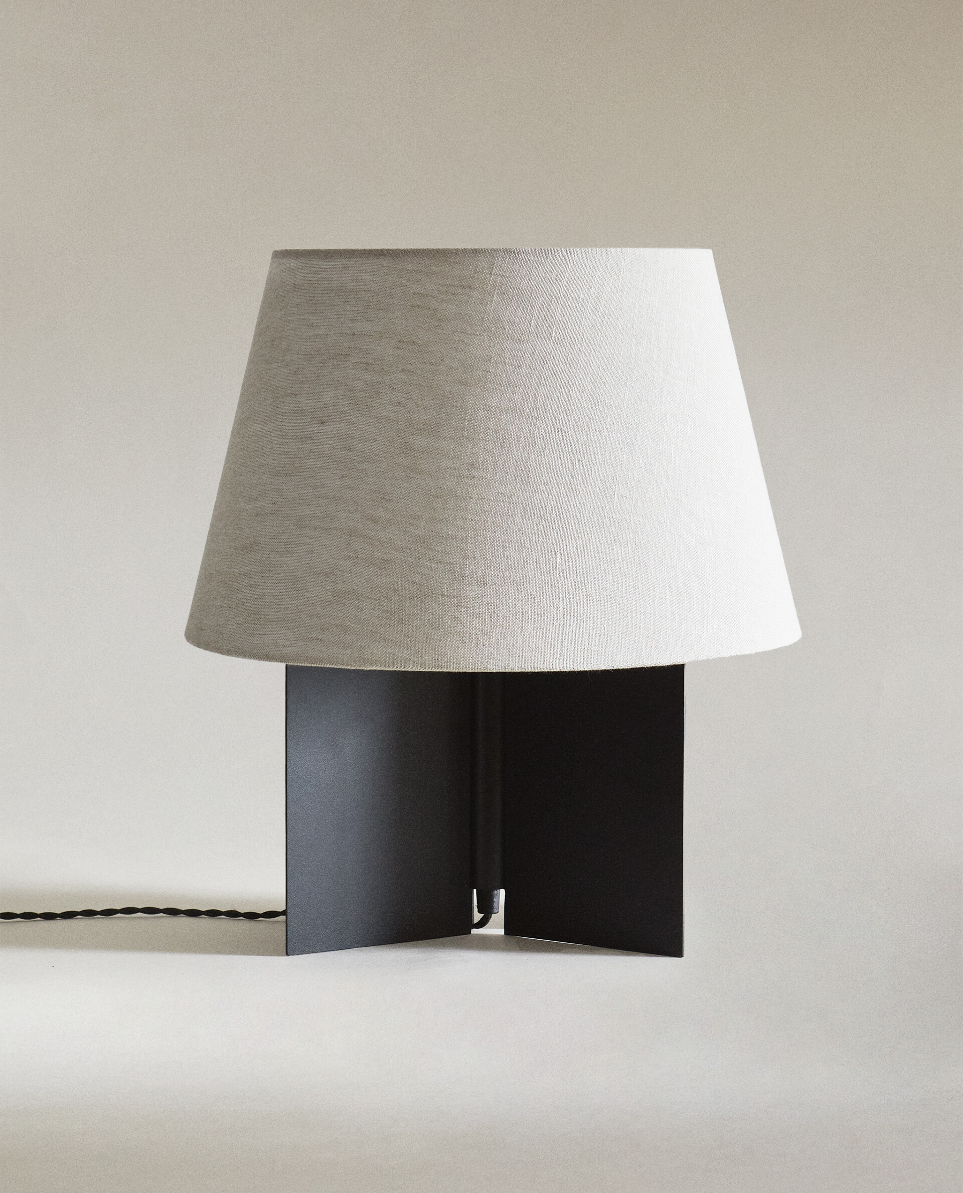 TABLE LAMP 01