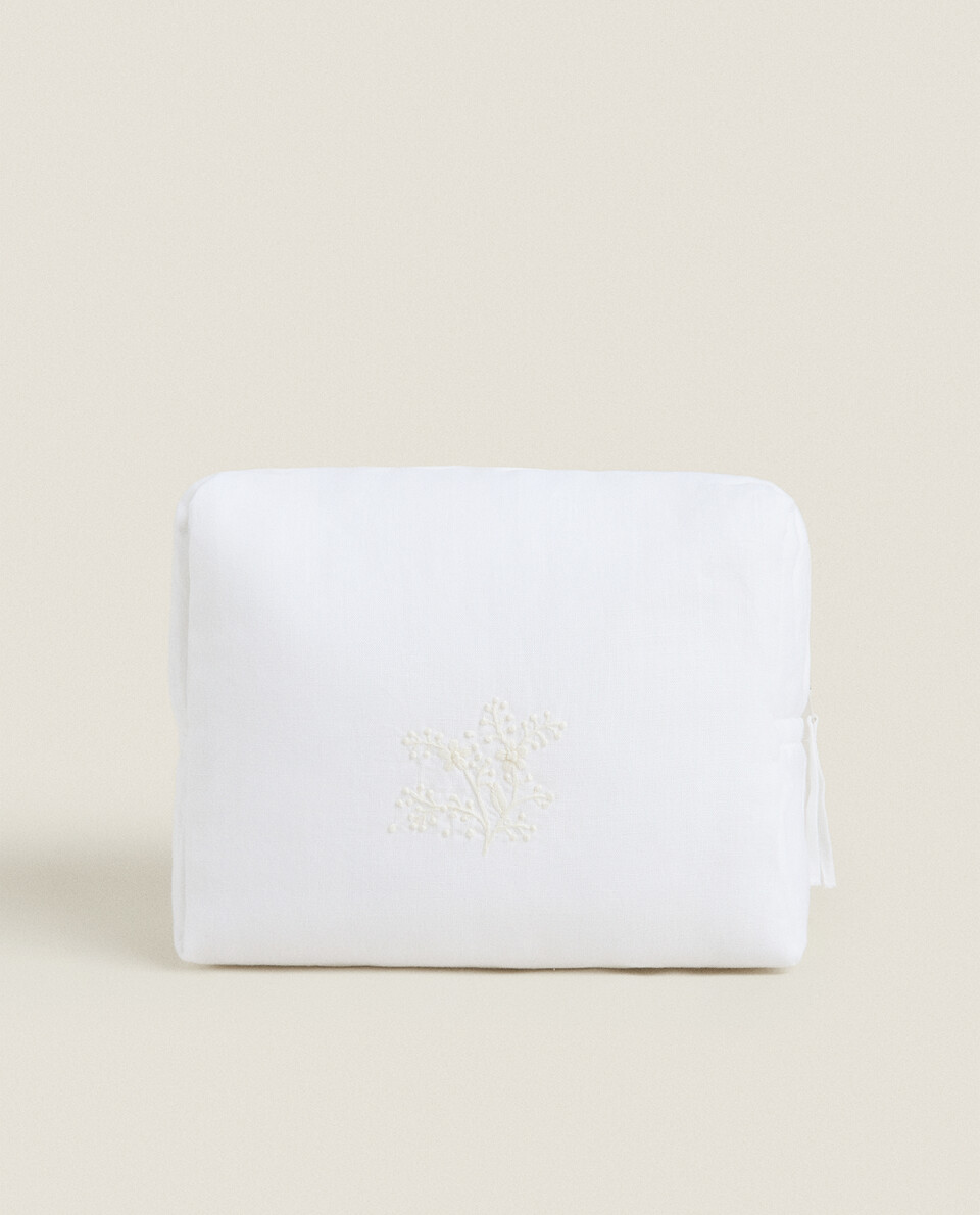 EMBROIDERED LINEN TOILETRY BAG
