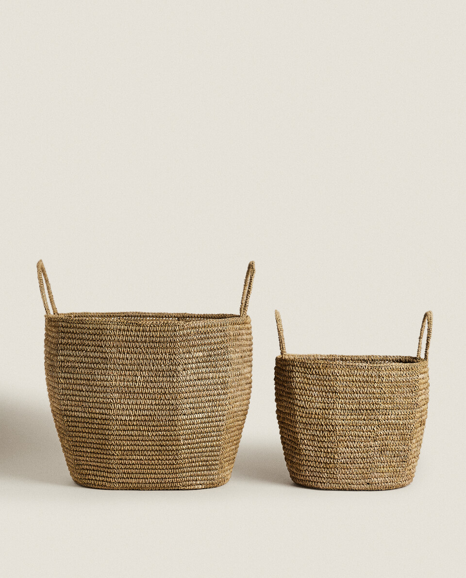 WOVEN BASKET WITH WAVY DESIGN