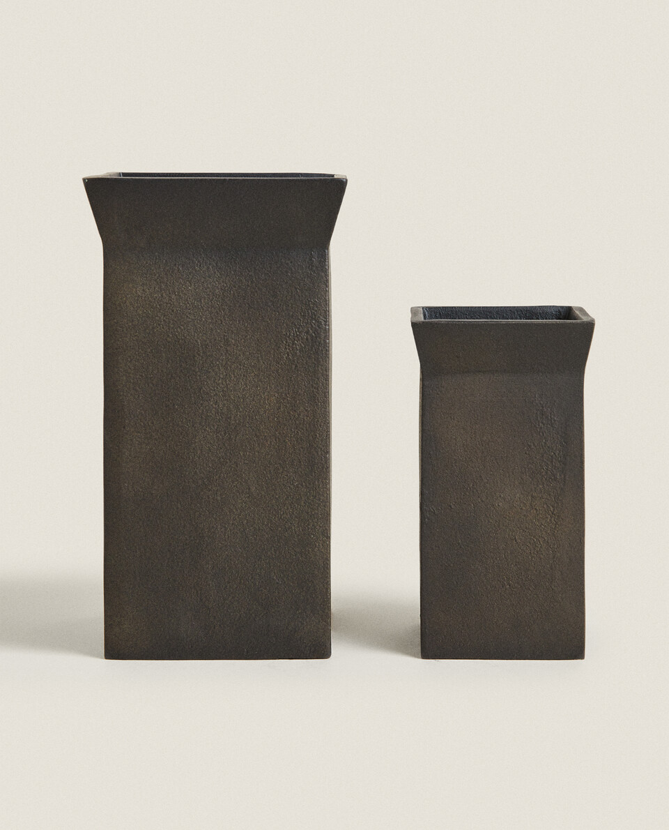 DARK METAL VASE VASES LIVING ROOM SALE Zara Home United States of America