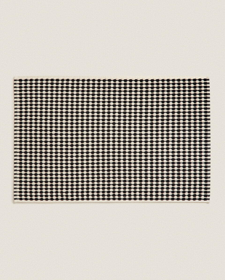 TEXTURED WAFFLE BATH MAT Zara Home UAE ABU DHABI AL AIN RAS AL KHAIMAH textured-waffle-bath-mat-zara-home-uae-abu-dhabi-al-ain-ras-al-khaimah