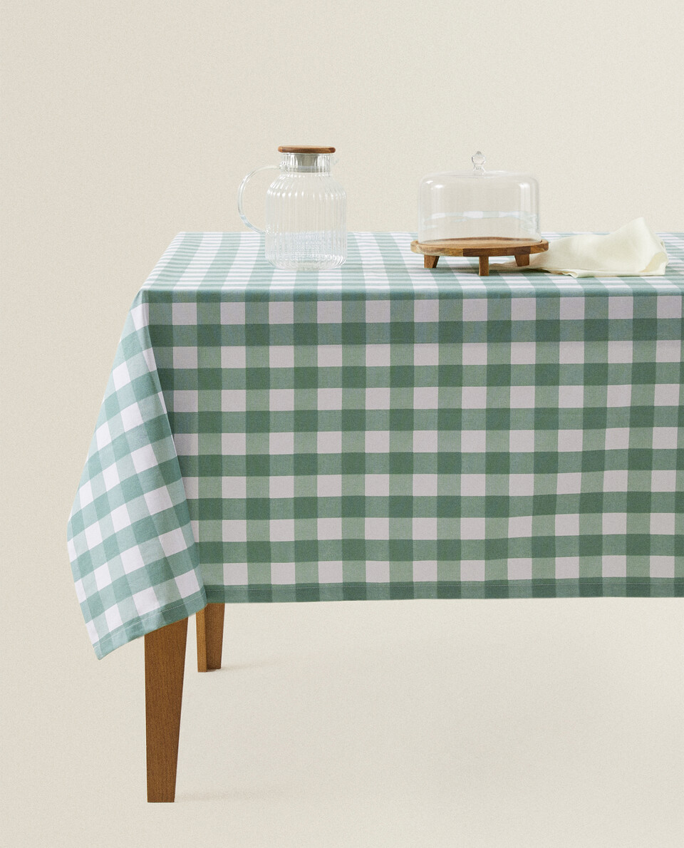 RESIN CHECKED TABLECLOTH