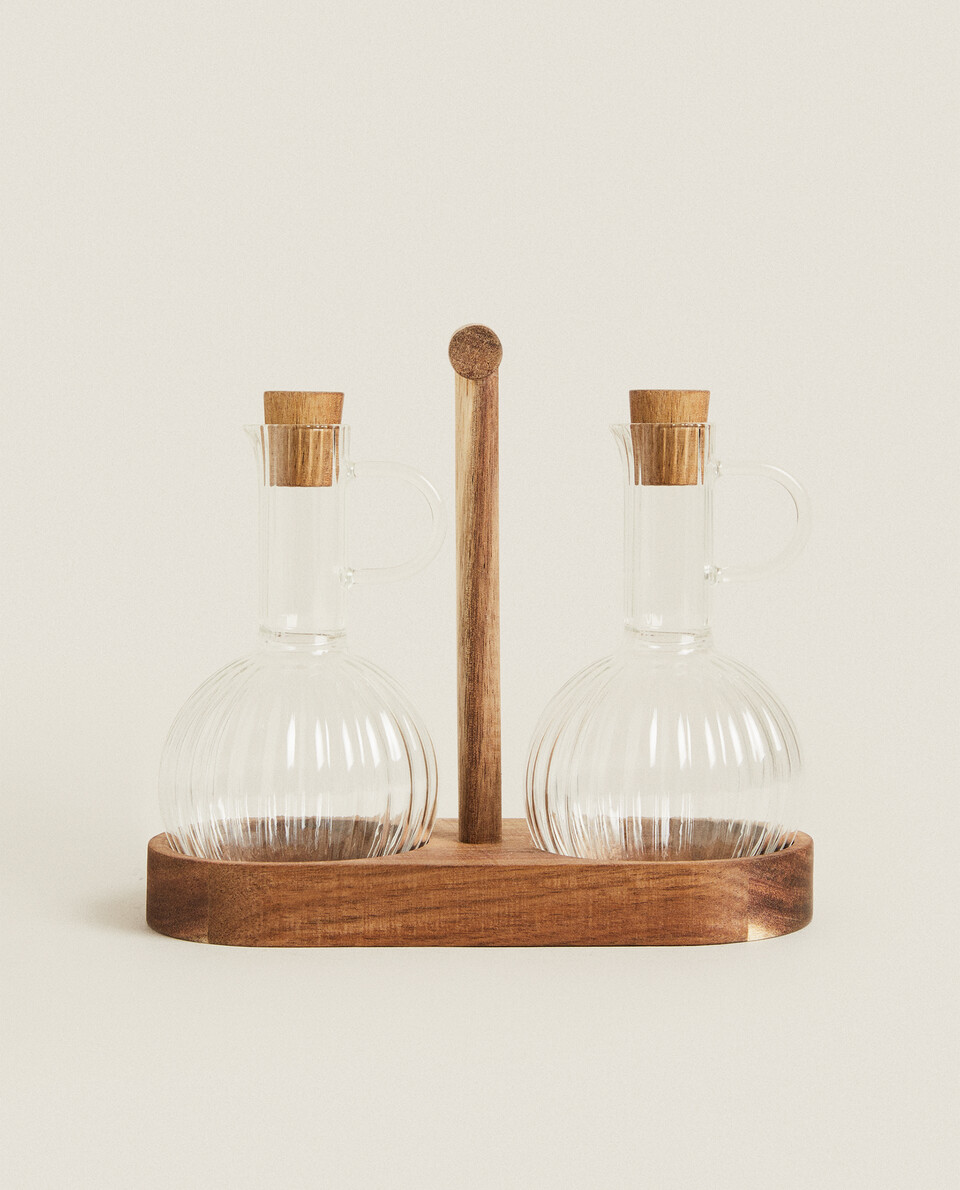 硼矽玻璃和木製調味瓶套裝