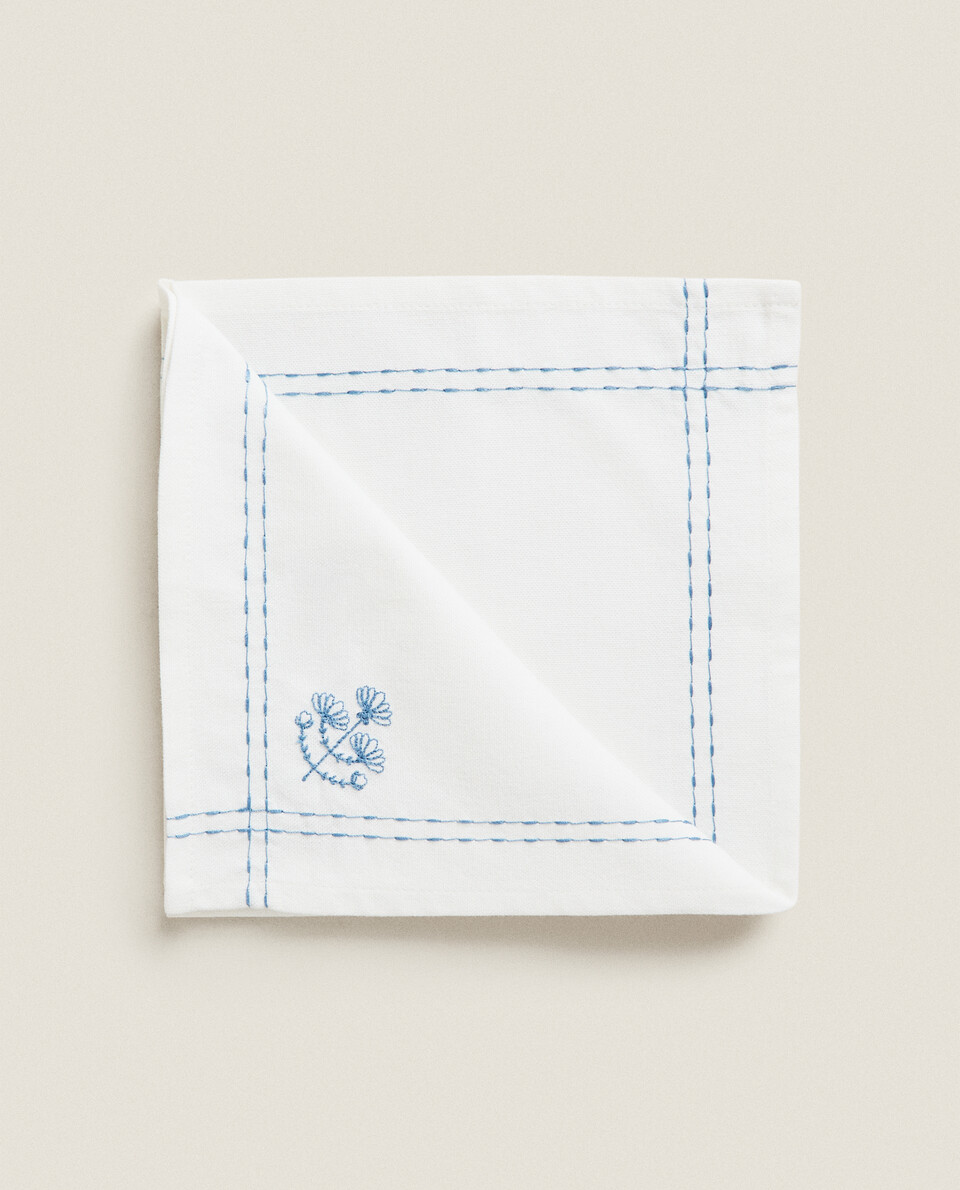 NAPKIN WITH FLORAL EMBROIDERY
