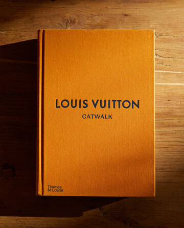 Livro Decorativo - Louis Vuitton Catwalk