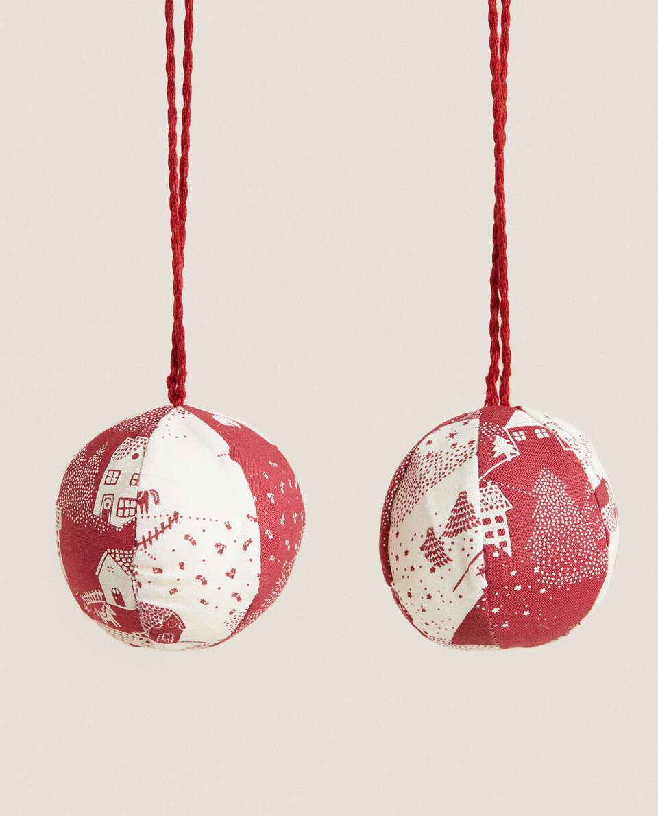 PACK OF CHRISTMAS PATCHWORK BAUBLE DECORATIONS (PACK OF 2)