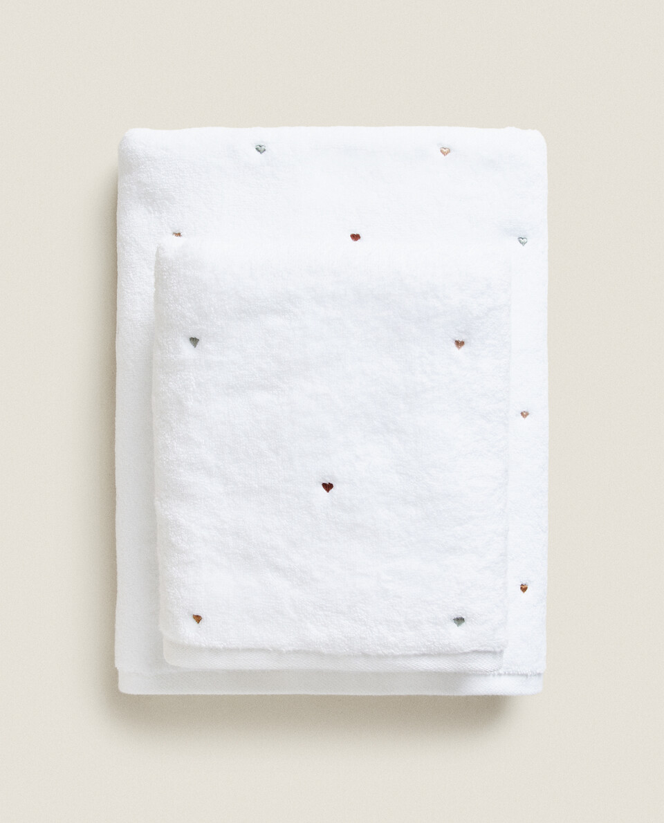 TOWEL WITH EMBROIDERED HEARTS