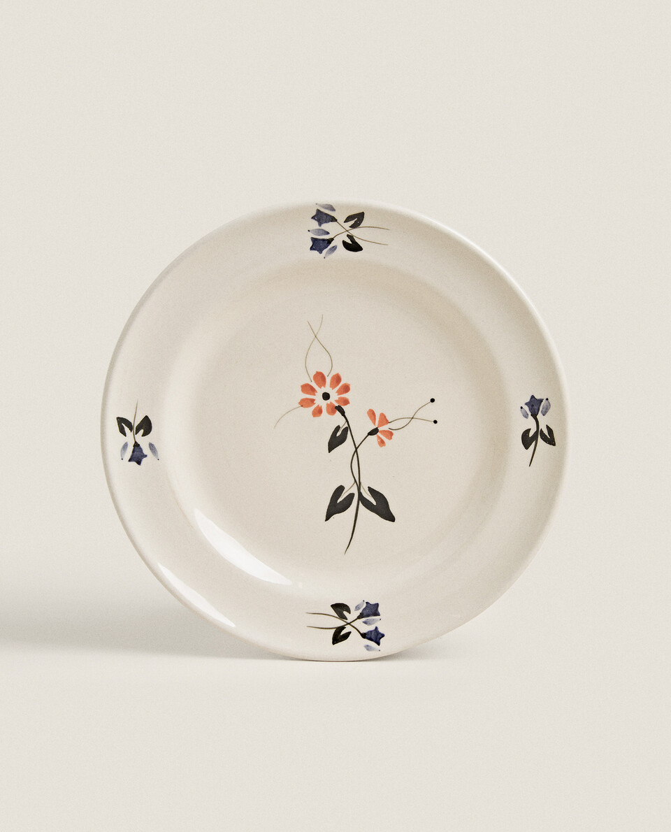 PAINTED FLORAL DINNER PLATE