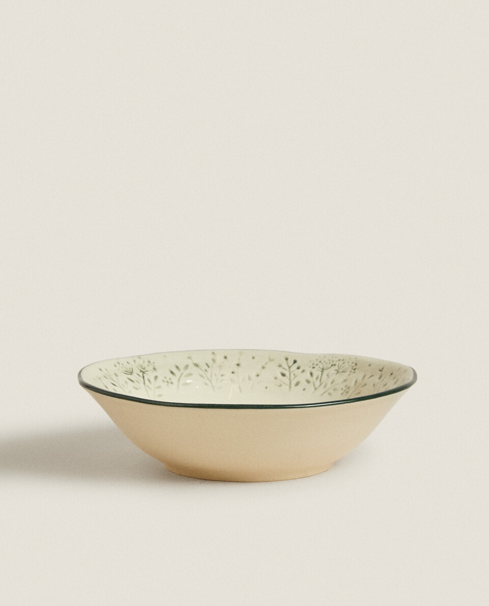 BOWL WITH RAISED FLORAL DESIGN FOR CHRISTMAS