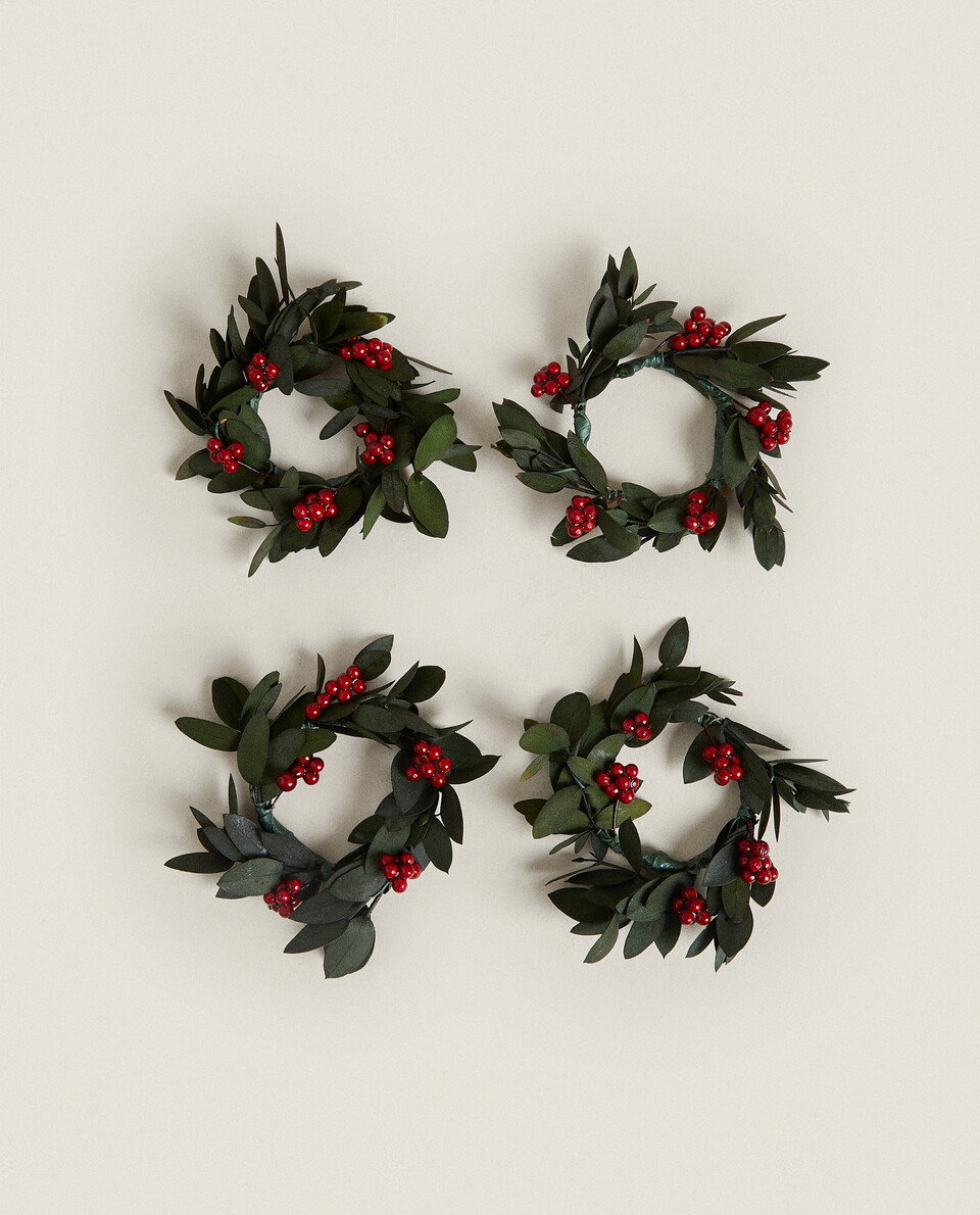 PACK OF CHRISTMAS HOLLY NAPKIN RINGS (PACK OF 4)