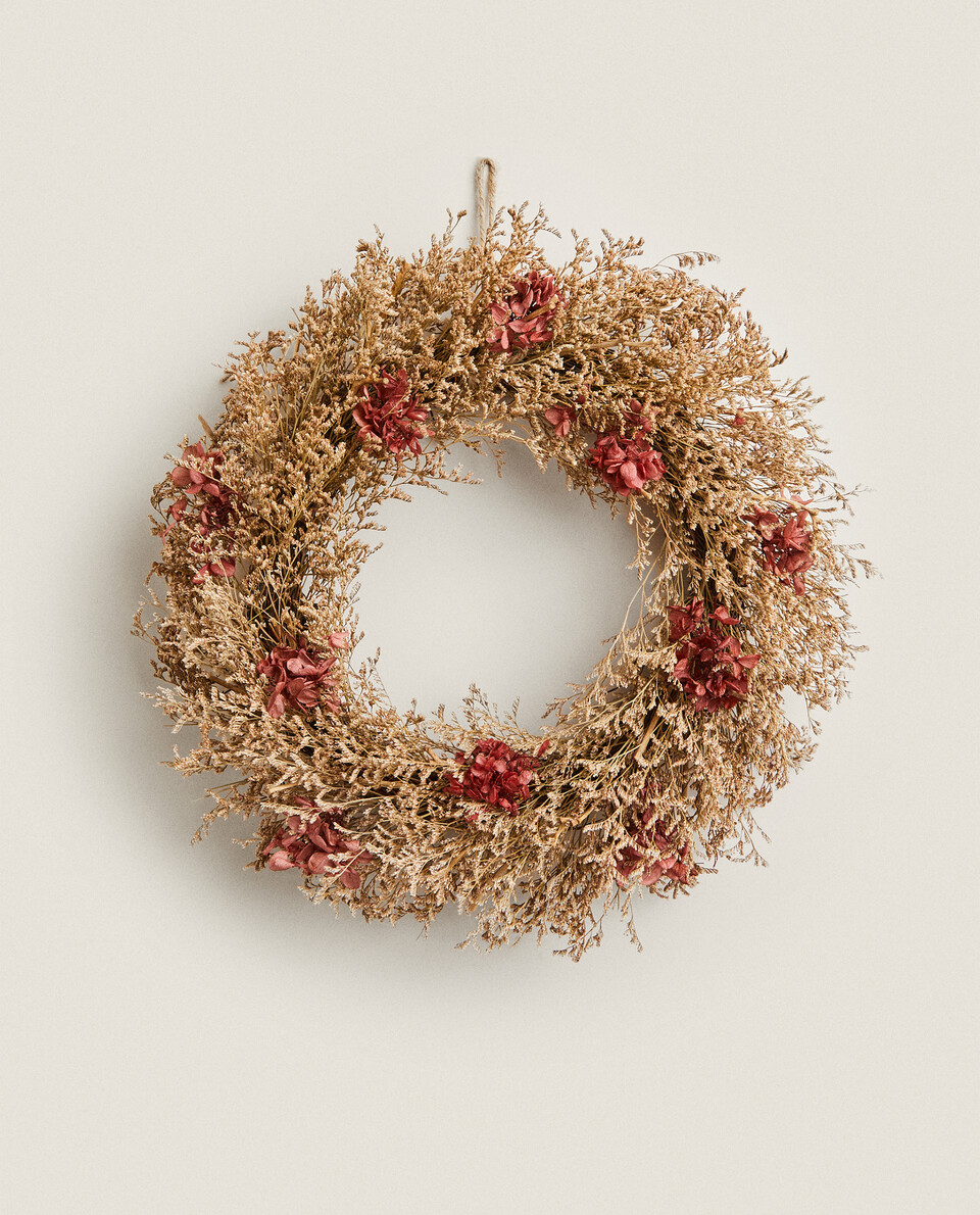 DECORATIVE CHRISTMAS WREATH WITH DRY FLOWERS