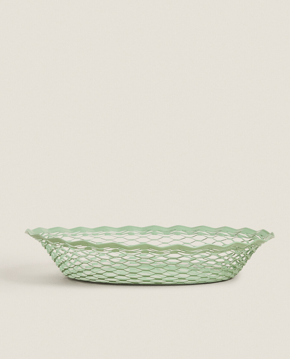 METAL BOWL WITH PERFORATED EDGE