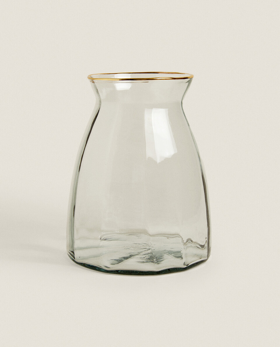 CHRISTMAS FACETED GLASS VASE WITH RIM DETAIL