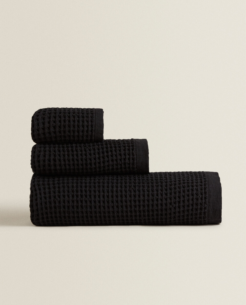 WAFFLE-TEXTURE COTTON TOWEL