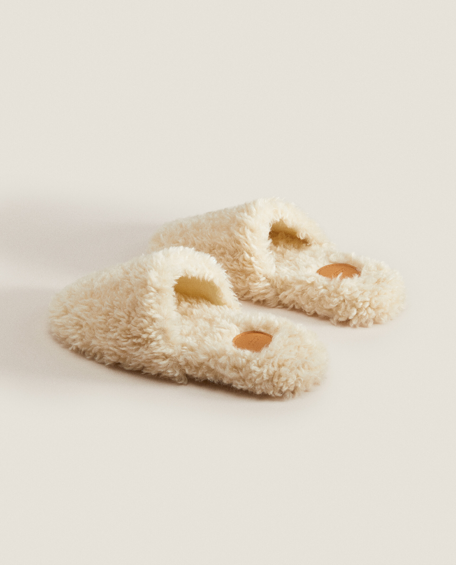 Sprællemand Få Massakre Faux fur slippers | Zara Home 日本/Japan