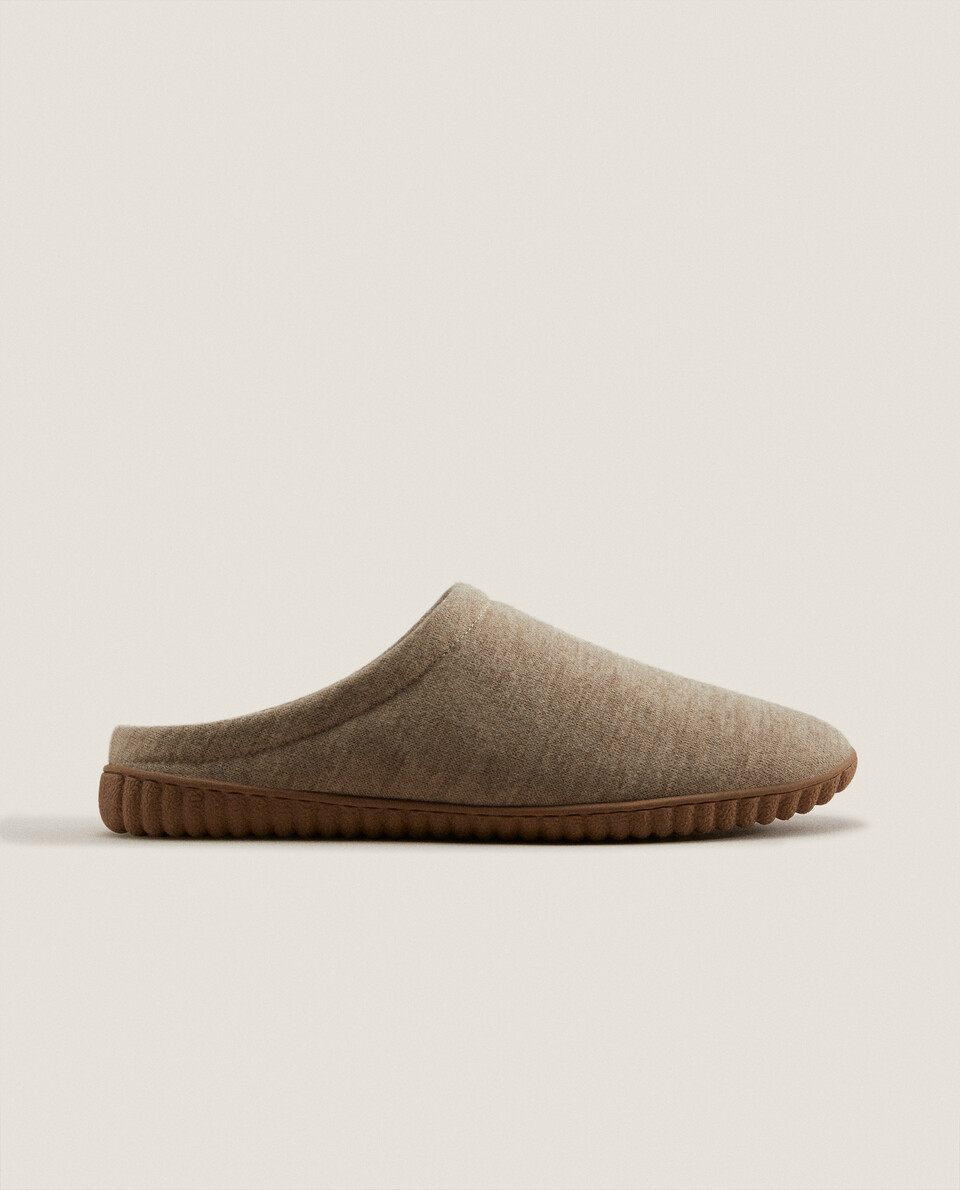FABRIC SLIPPERS WITH COMFORT SOLE